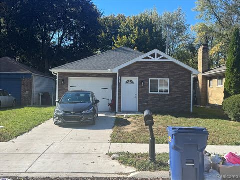 21811 Elmwood Avenue Eastpointe City MI 48021