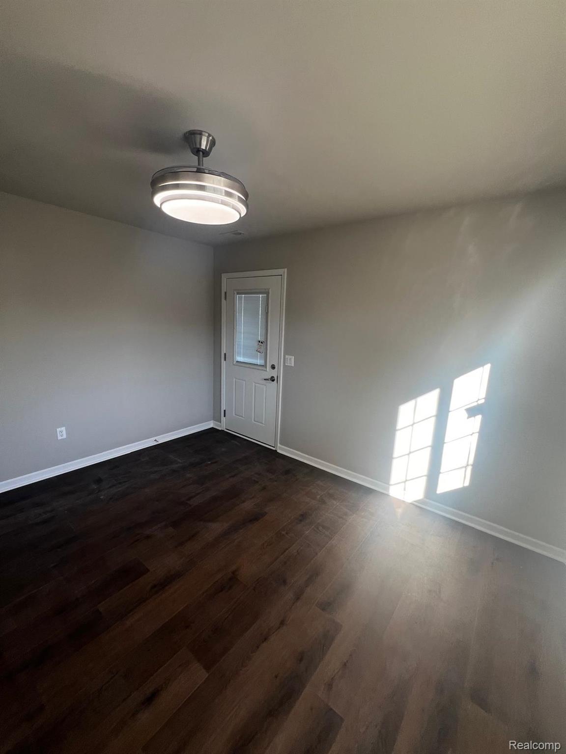 21811 Elmwood Avenue