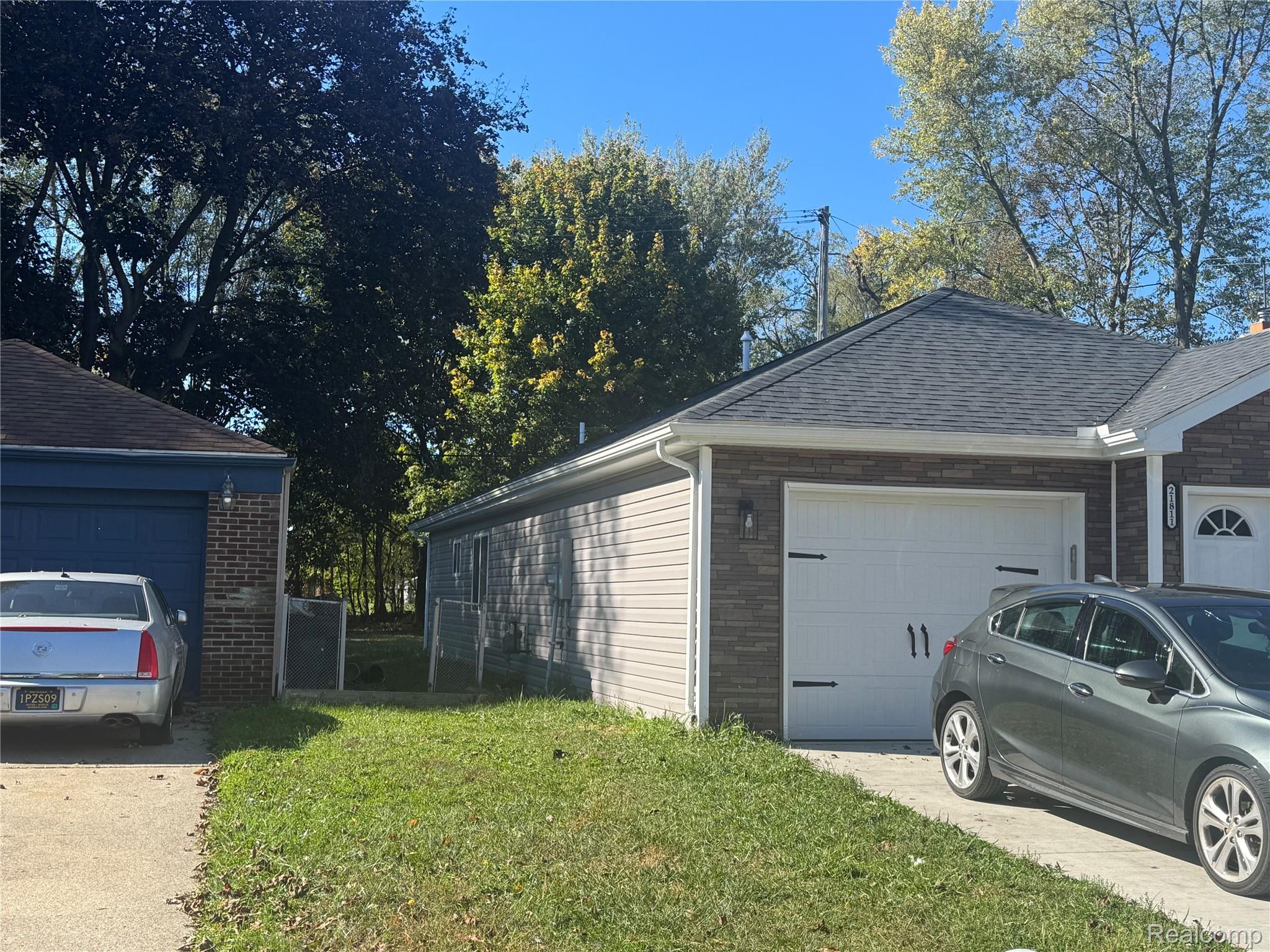 21811 Elmwood Avenue