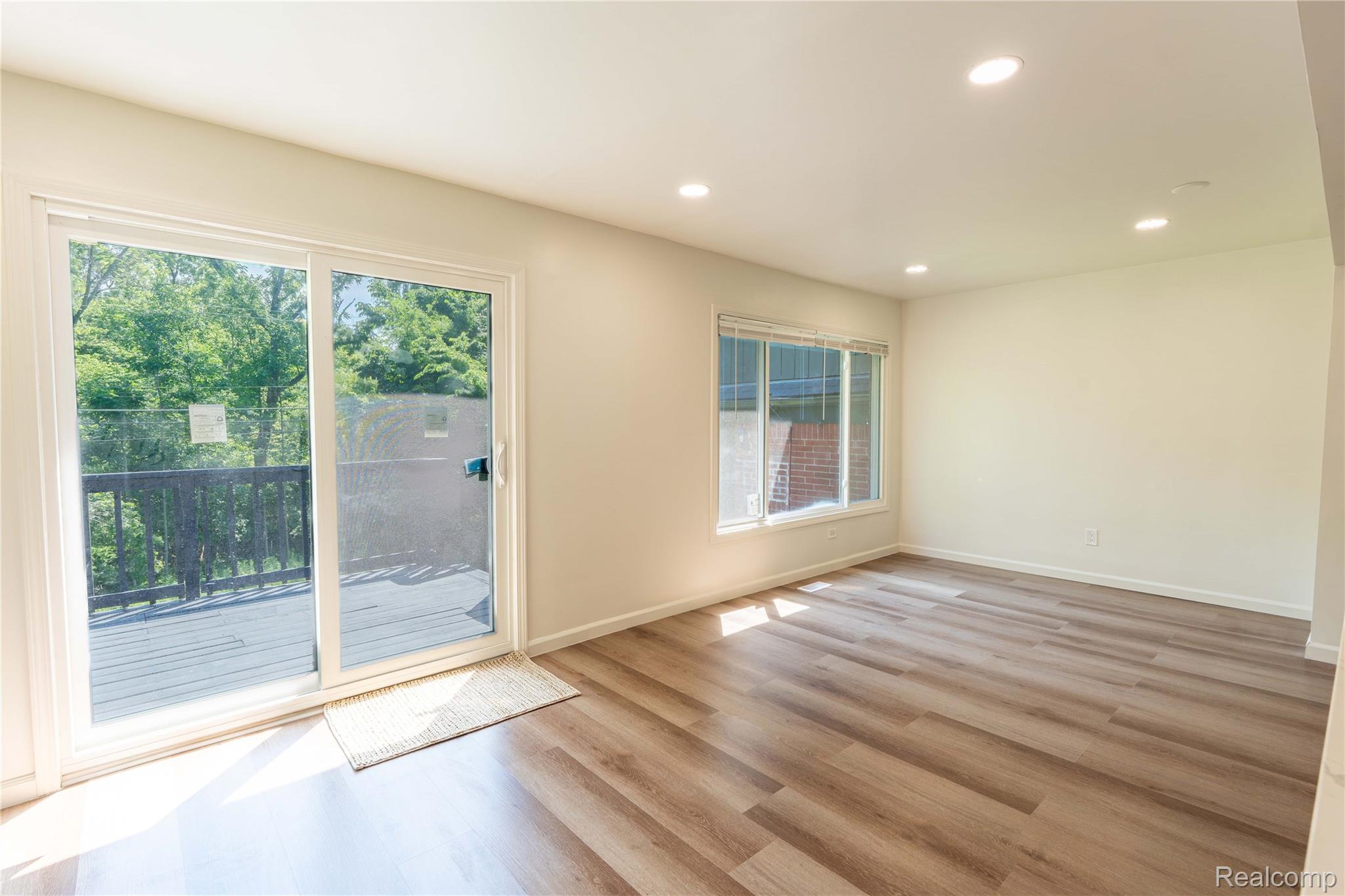 Livonia City, Michigan 48154, United States, 4 Bedrooms Bedrooms, ,3 BathroomsBathrooms,Residential,Active,180804