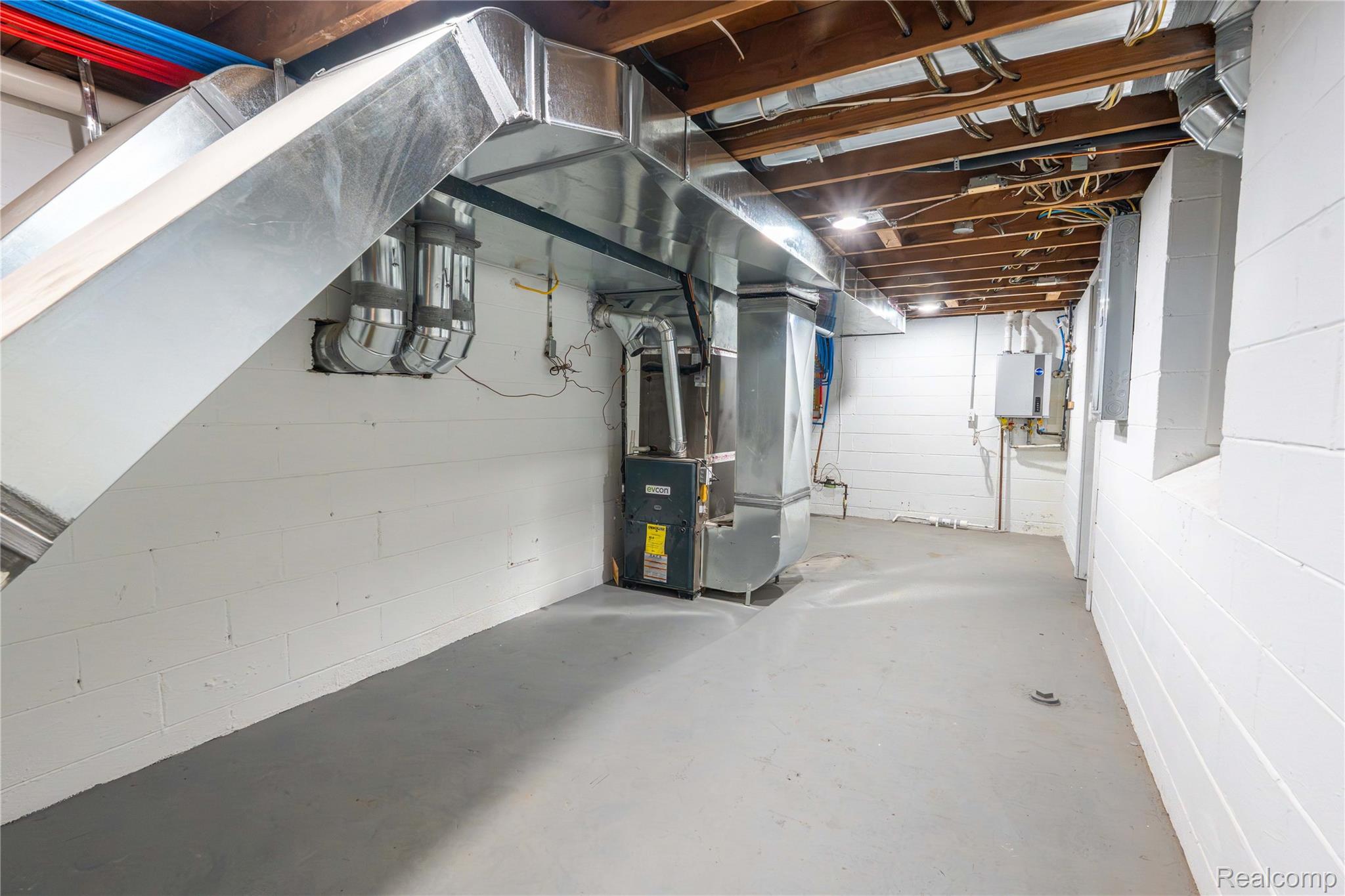 Livonia City, Michigan 48154, United States, 4 Bedrooms Bedrooms, ,3 BathroomsBathrooms,Residential,Active,180804