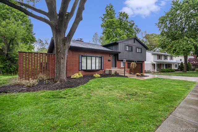 Livonia City, Michigan 48154, United States, 4 Bedrooms Bedrooms, ,3 BathroomsBathrooms,Residential,Active,180804