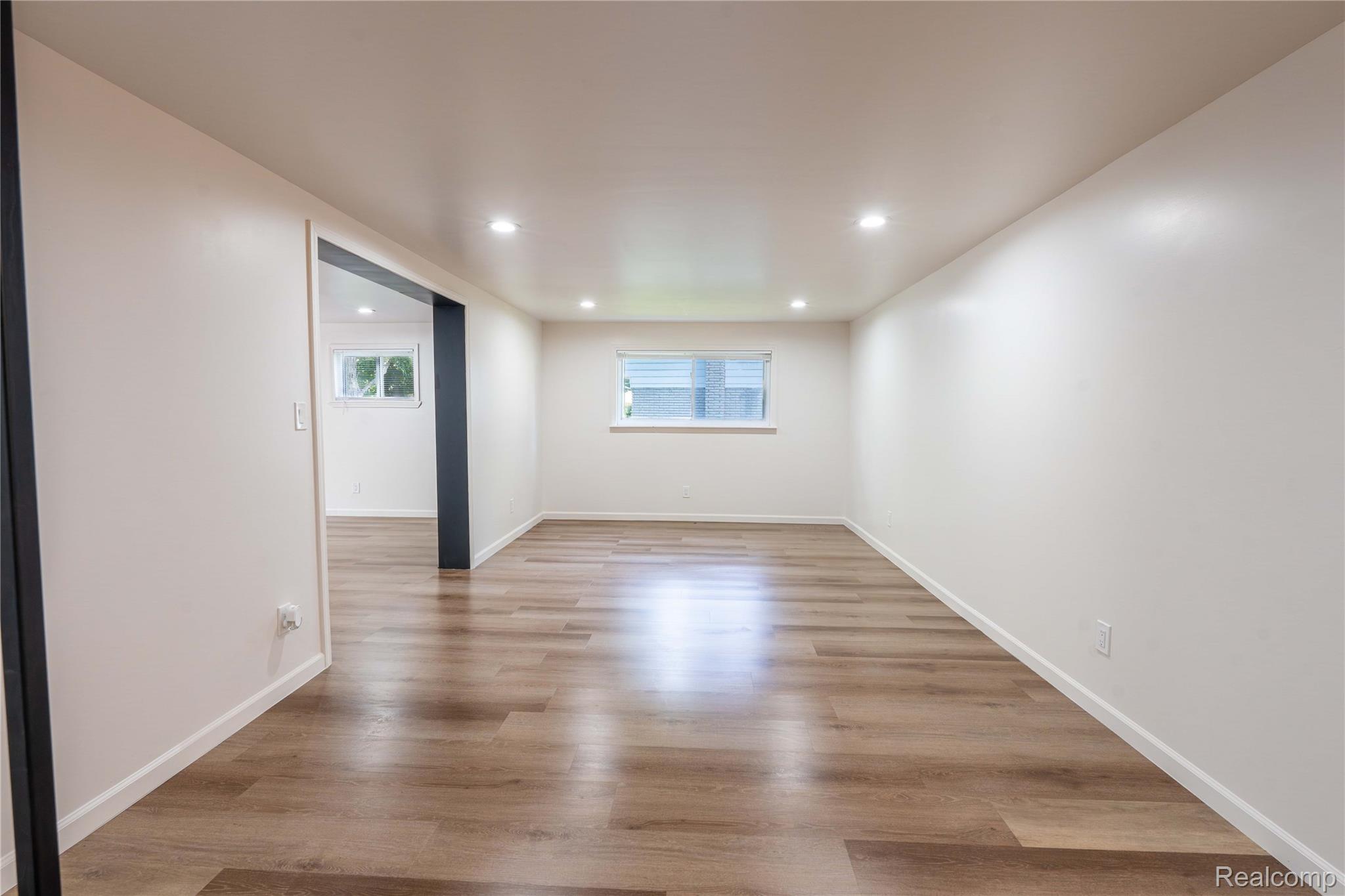 Livonia City, Michigan 48154, United States, 4 Bedrooms Bedrooms, ,3 BathroomsBathrooms,Residential,Active,180804