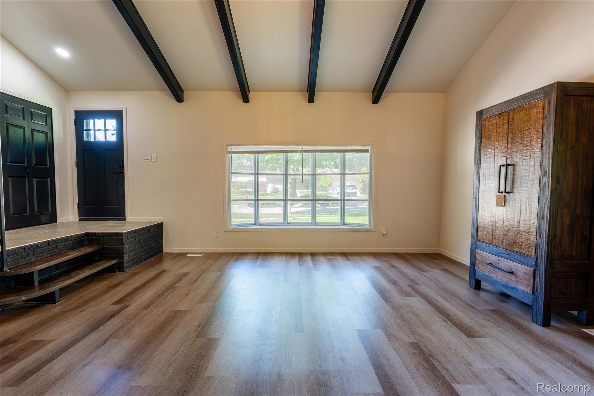 Livonia City, Michigan 48154, United States, 4 Bedrooms Bedrooms, ,3 BathroomsBathrooms,Residential,Active,180804