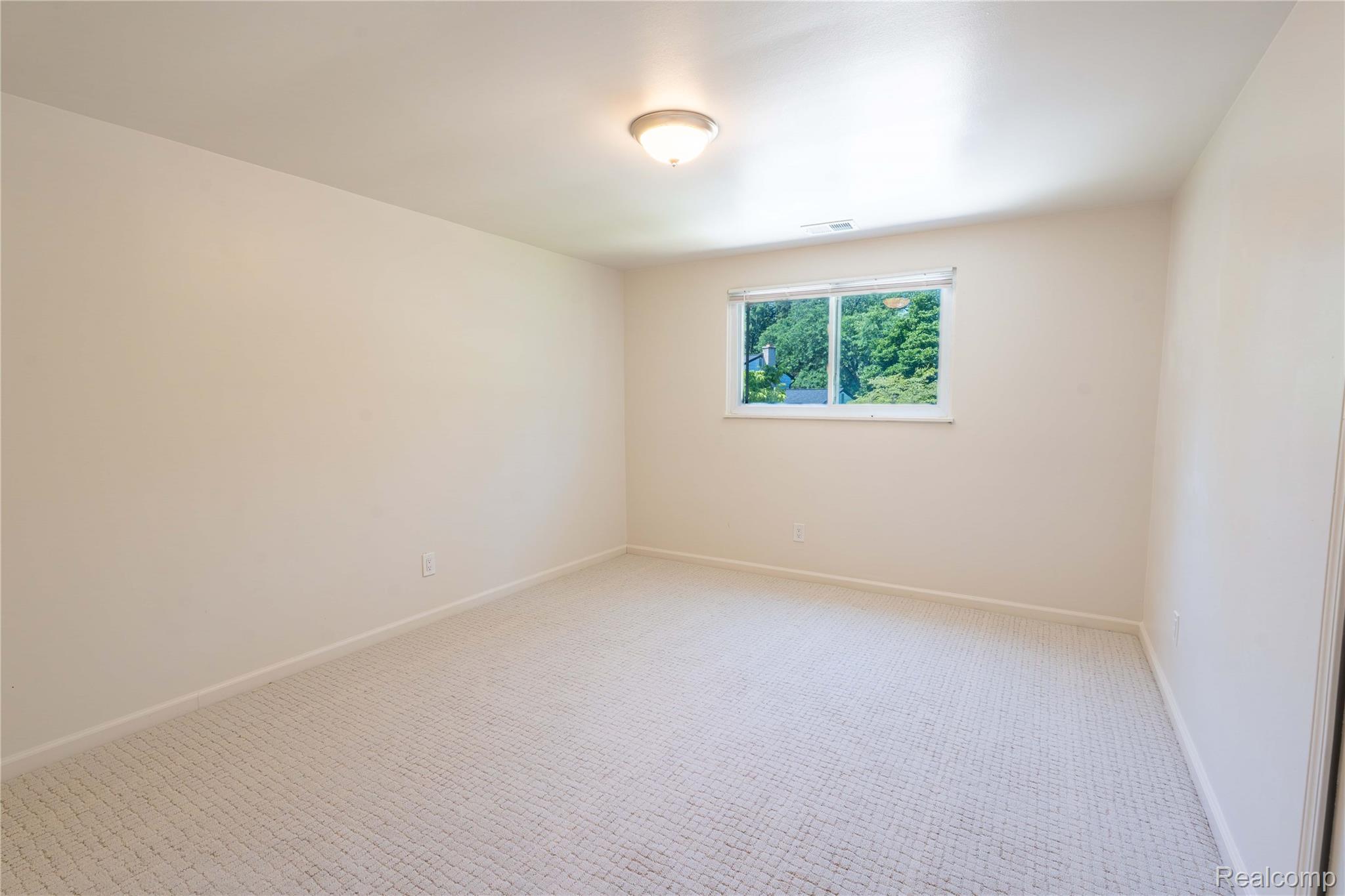 Livonia City, Michigan 48154, United States, 4 Bedrooms Bedrooms, ,3 BathroomsBathrooms,Residential,Active,180804