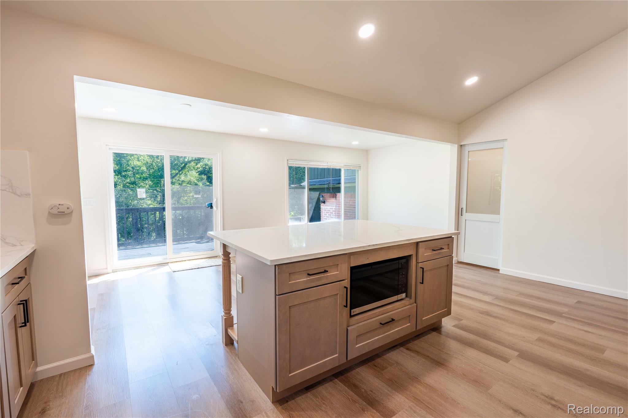 Livonia City, Michigan 48154, United States, 4 Bedrooms Bedrooms, ,3 BathroomsBathrooms,Residential,Active,180804