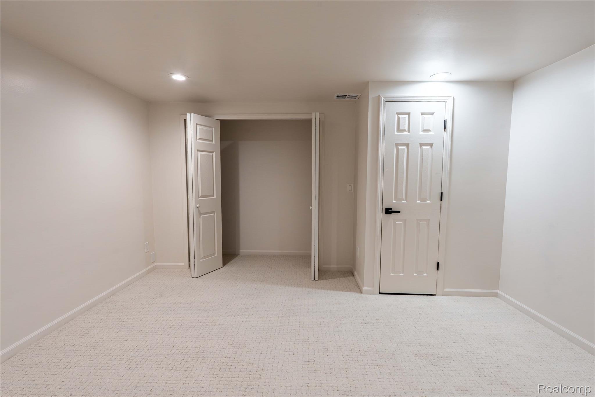 Livonia City, Michigan 48154, United States, 4 Bedrooms Bedrooms, ,3 BathroomsBathrooms,Residential,Active,180804