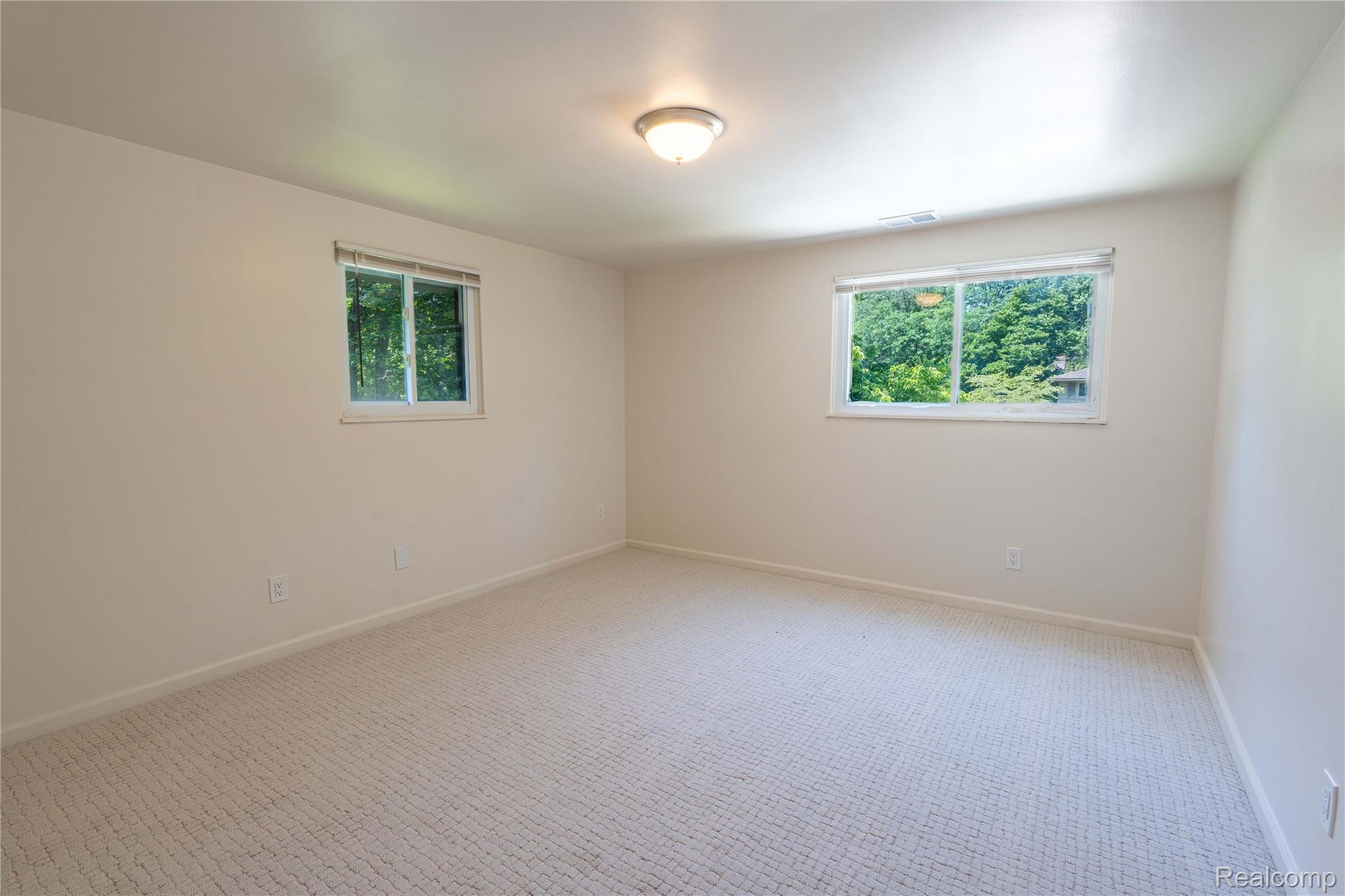 Livonia City, Michigan 48154, United States, 4 Bedrooms Bedrooms, ,3 BathroomsBathrooms,Residential,Active,180804