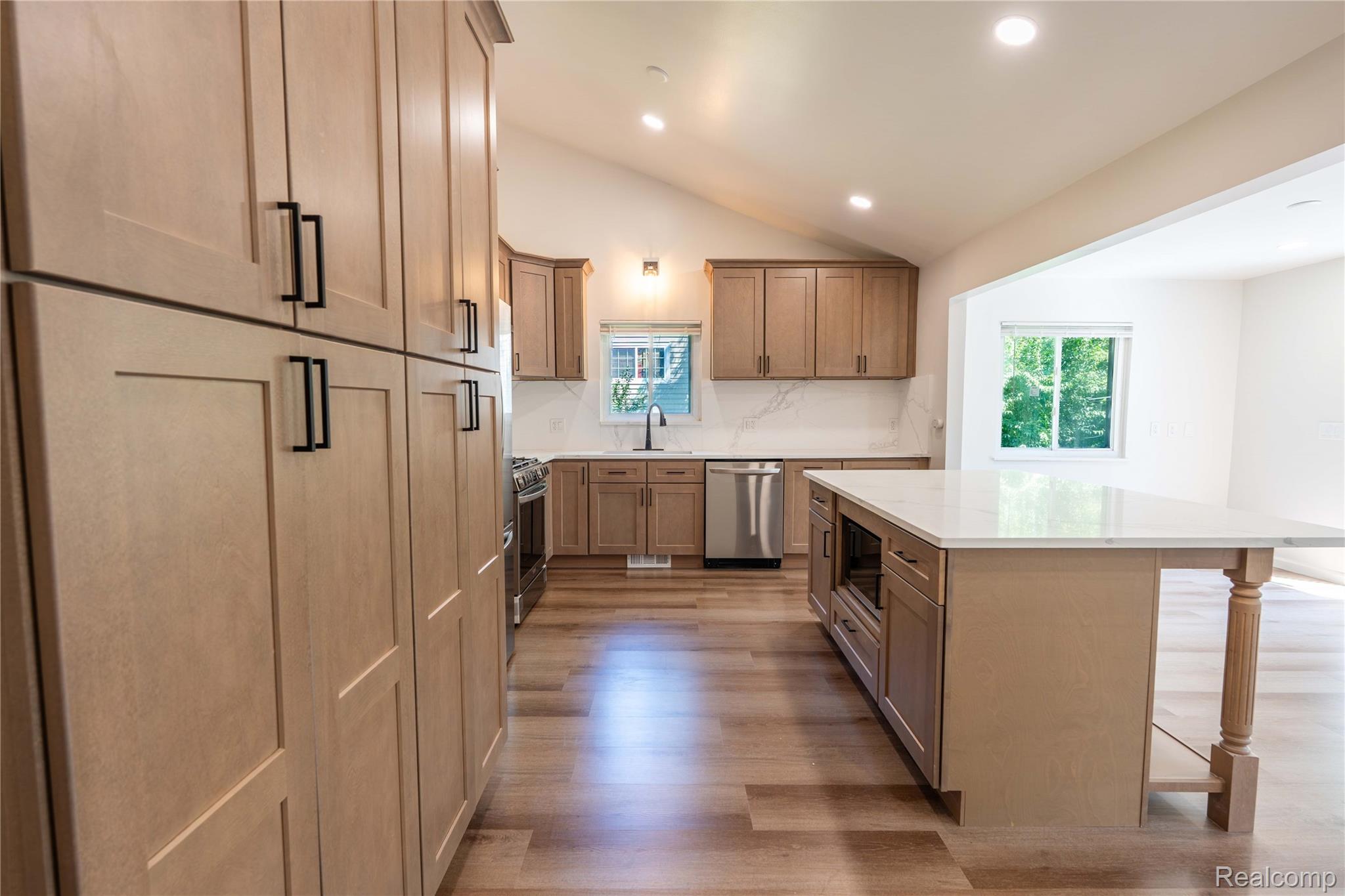 Livonia City, Michigan 48154, United States, 4 Bedrooms Bedrooms, ,3 BathroomsBathrooms,Residential,Active,180804