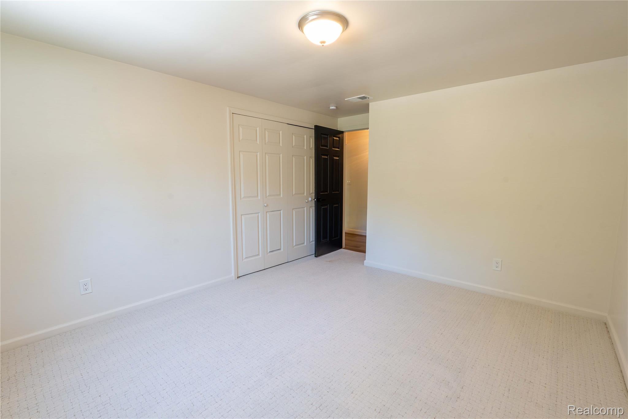 Livonia City, Michigan 48154, United States, 4 Bedrooms Bedrooms, ,3 BathroomsBathrooms,Residential,Active,180804