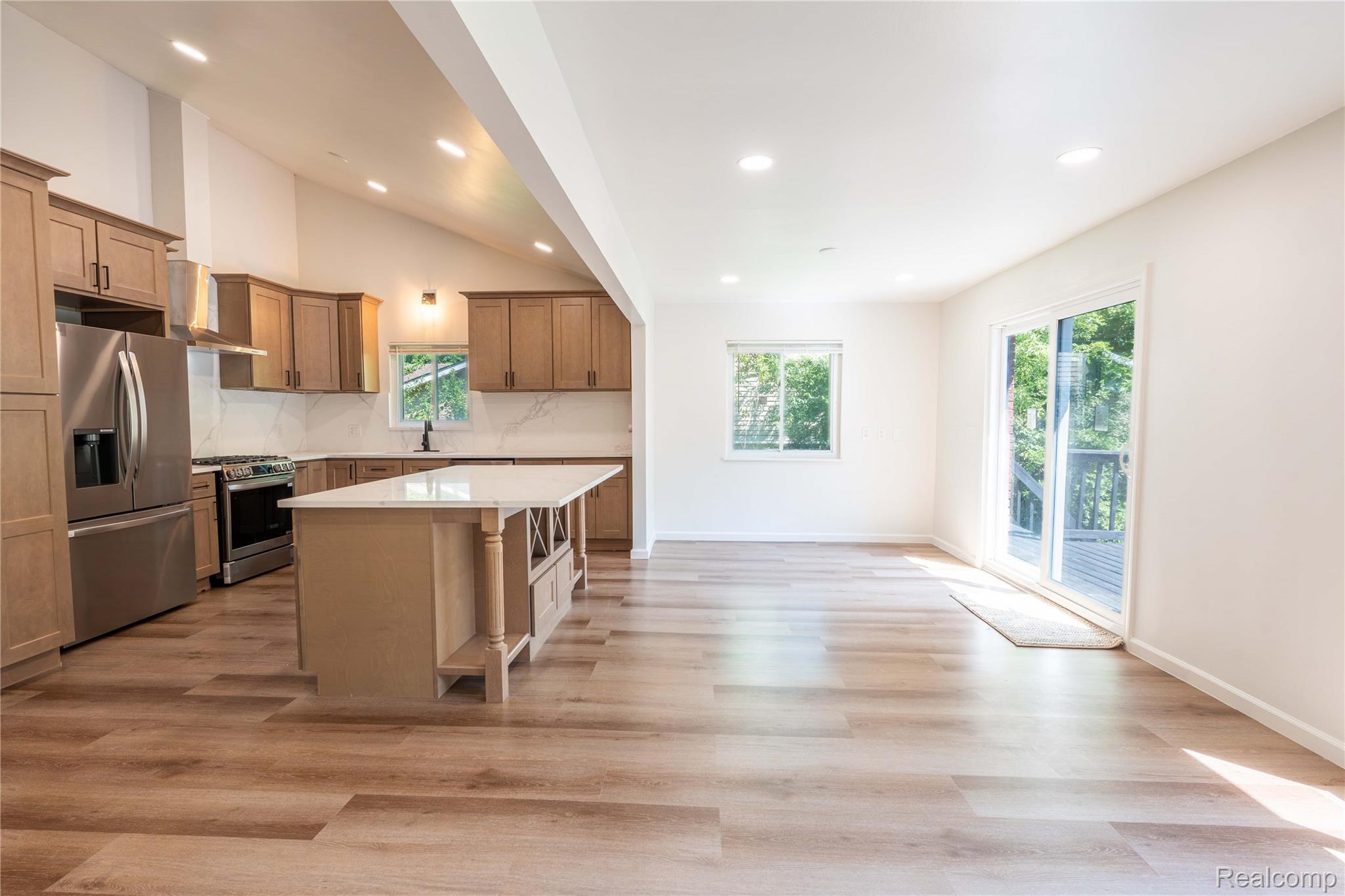 Livonia City, Michigan 48154, United States, 4 Bedrooms Bedrooms, ,3 BathroomsBathrooms,Residential,Active,180804