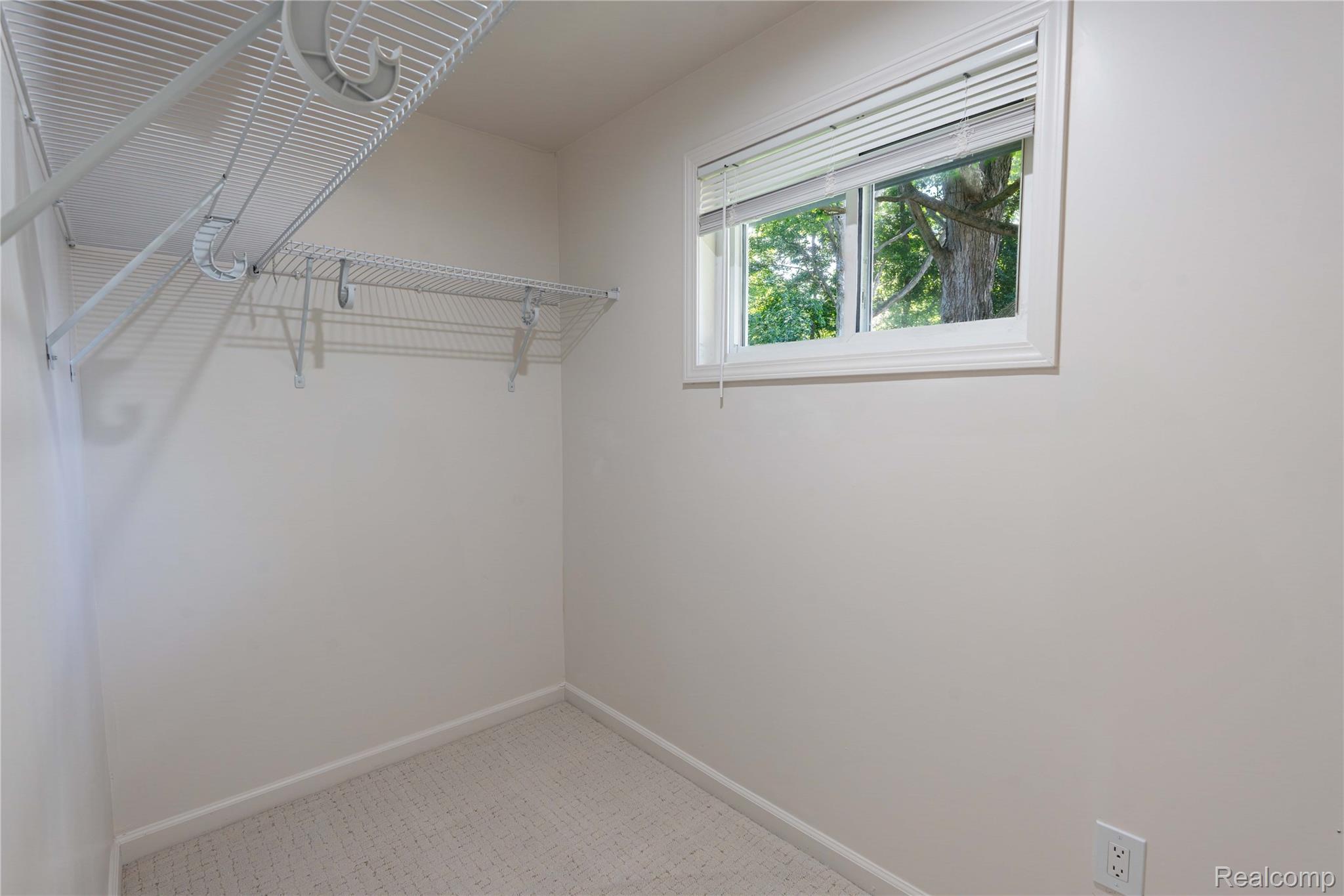 Livonia City, Michigan 48154, United States, 4 Bedrooms Bedrooms, ,3 BathroomsBathrooms,Residential,Active,180804