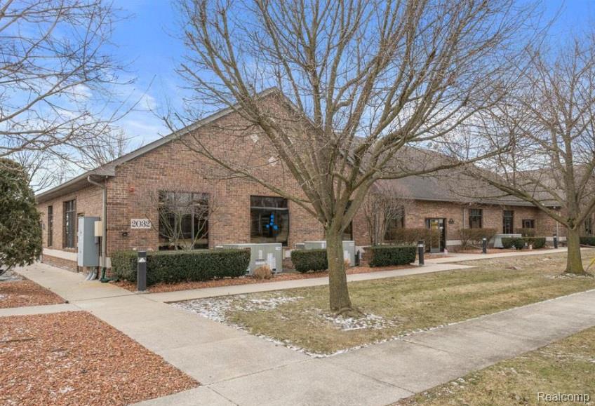 2032 E Square Lake Road