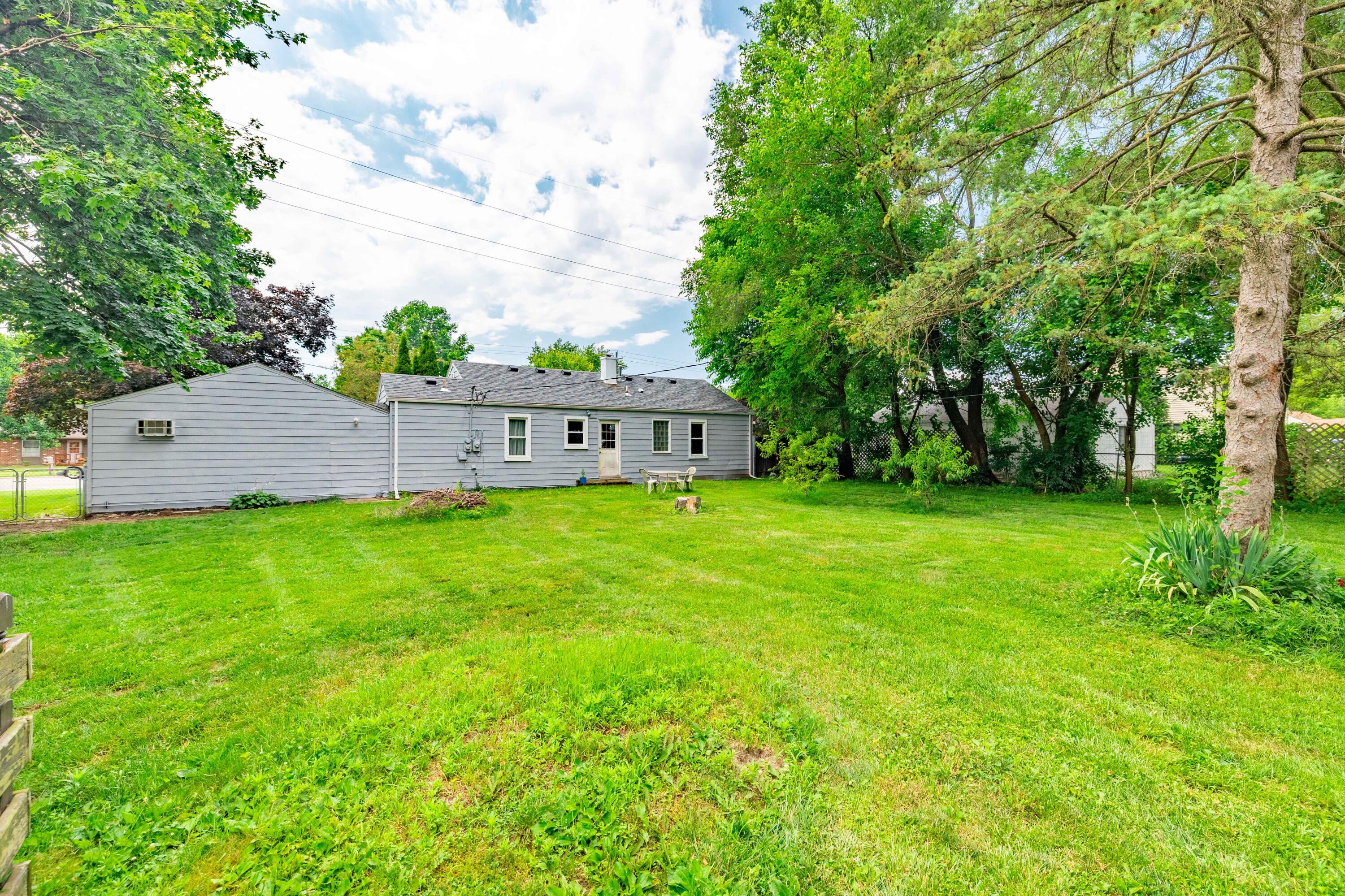 8876 Sheldon Road