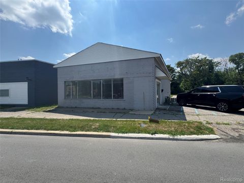 2262 S WAYNE Road Westland City MI 48186