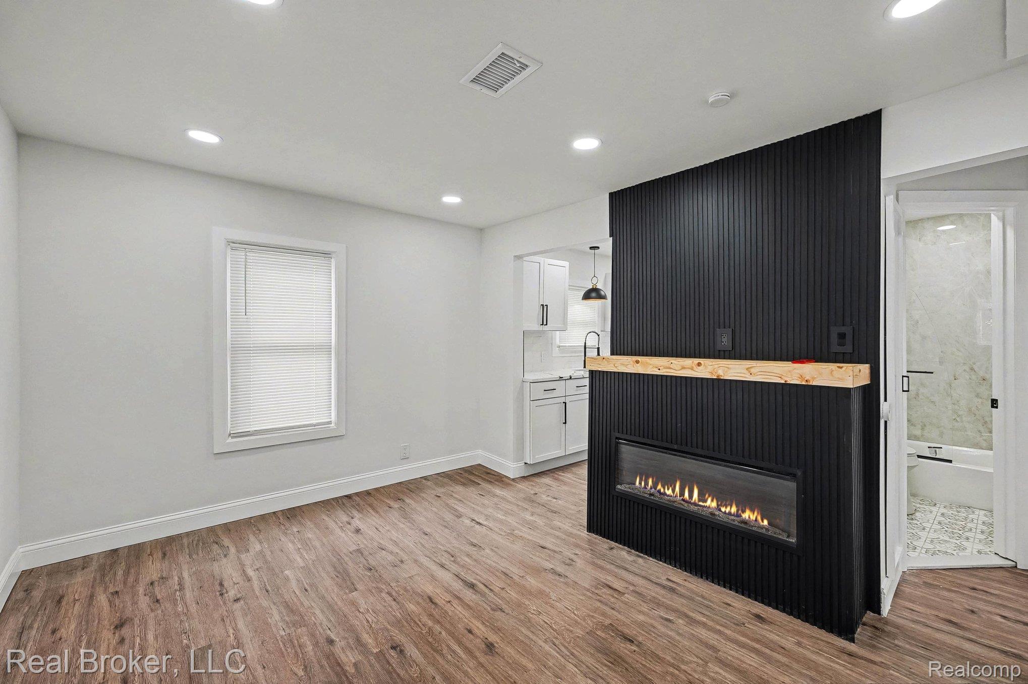 973 E Guthrie Avenue