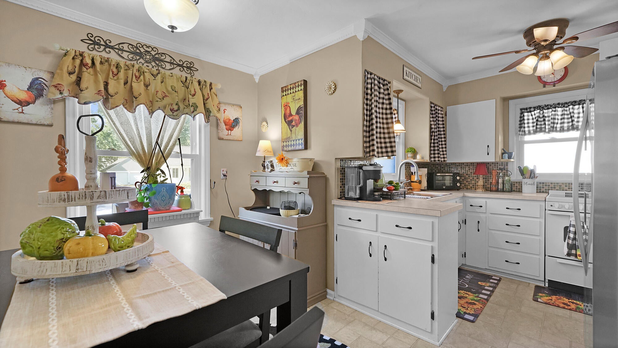 272 W 23rd Street