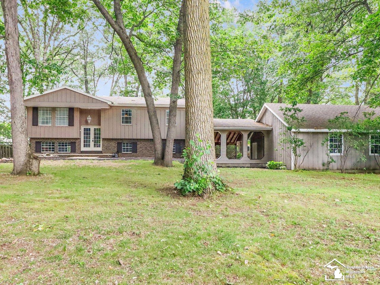 11589 Brookshire Drive