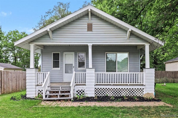 2200 S TERM ST, BURTON, MI 48519 - Image 8bc63a01ae0f368f222702c8f286b75f/3864320271