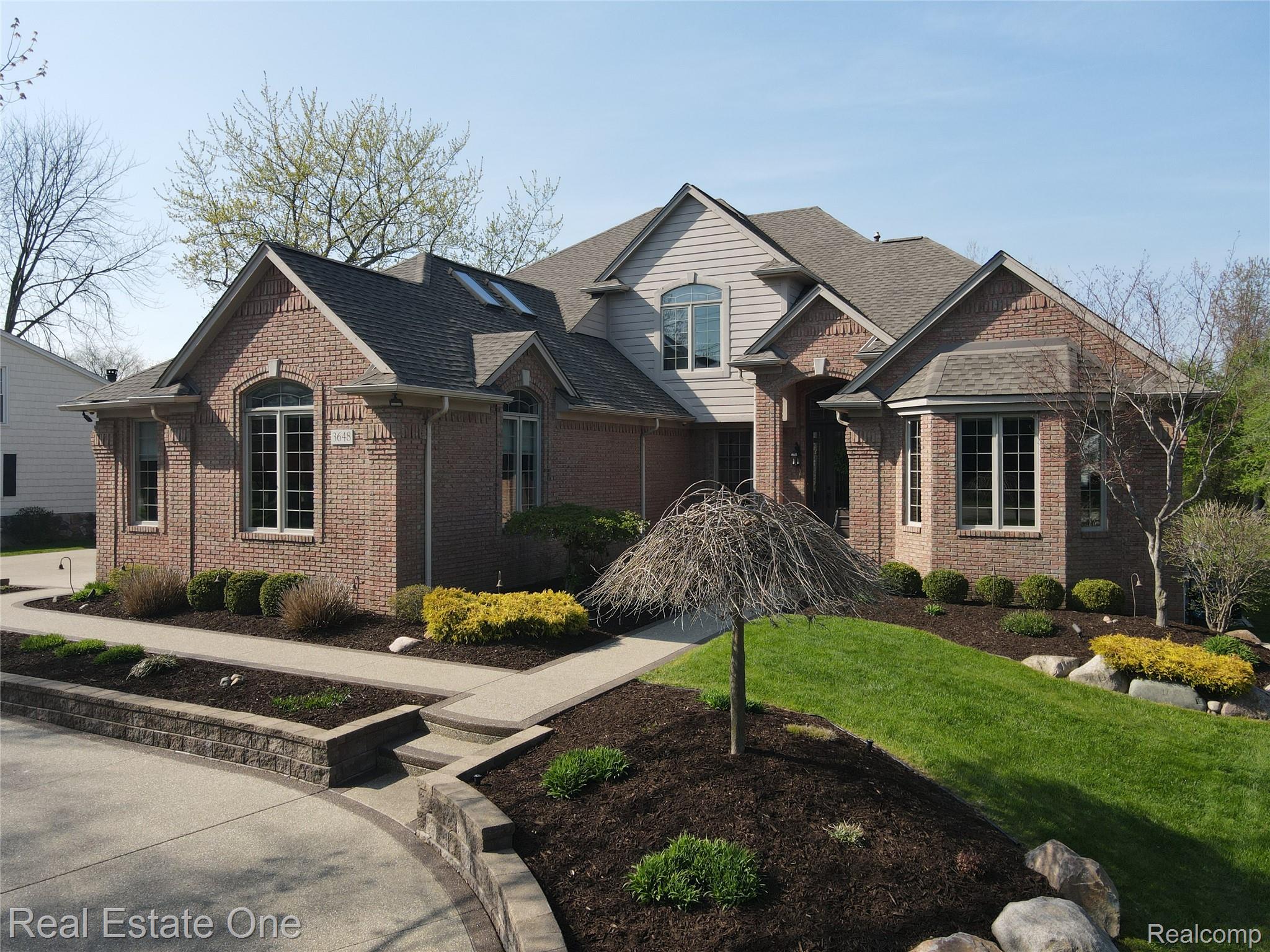 3648 W Tienken Road