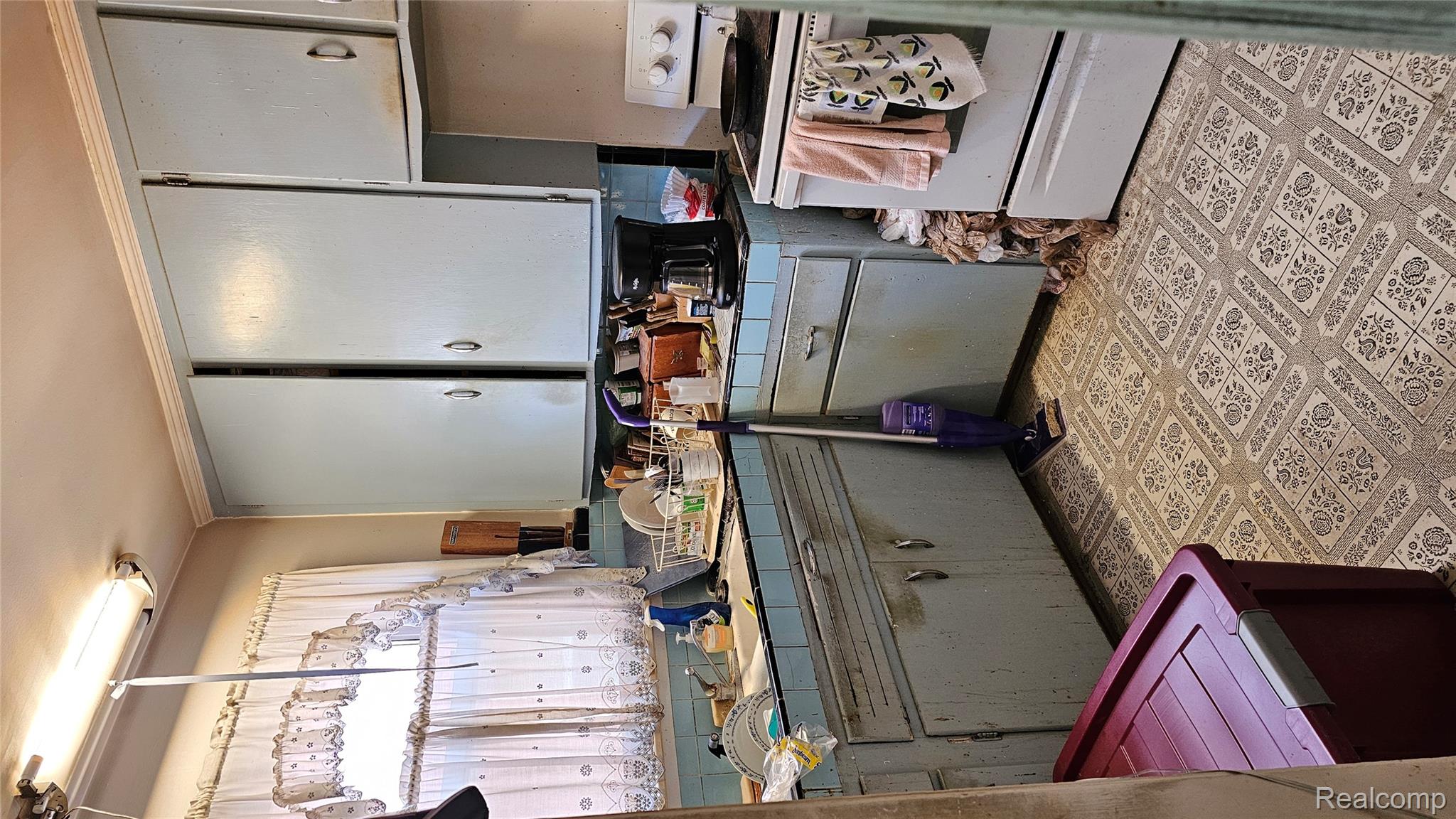 Dearborn City, Michigan 48128, United States, 3 Bedrooms Bedrooms, ,1 BathroomBathrooms,Residential,Pending,187225