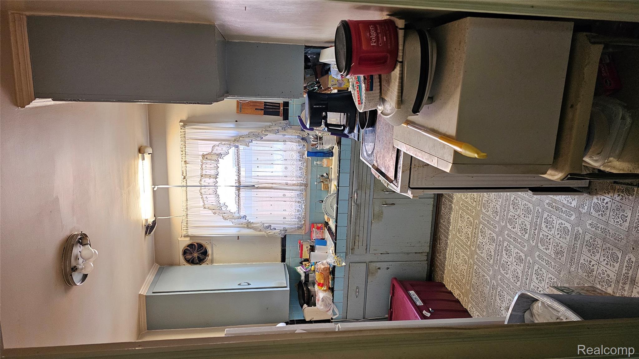 Dearborn City, Michigan 48128, United States, 3 Bedrooms Bedrooms, ,1 BathroomBathrooms,Residential,Pending,187225