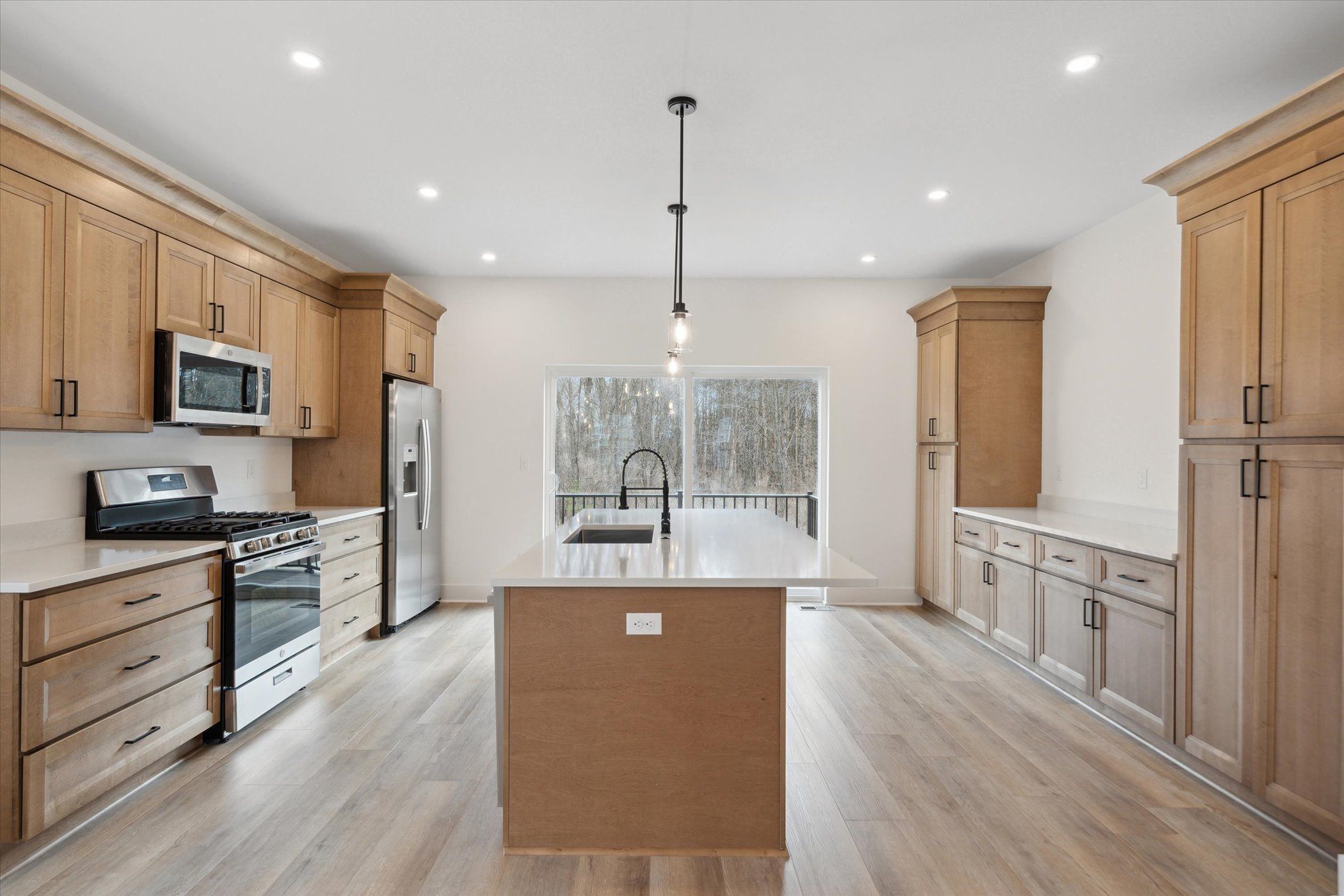 1699 PINECROFT Lane