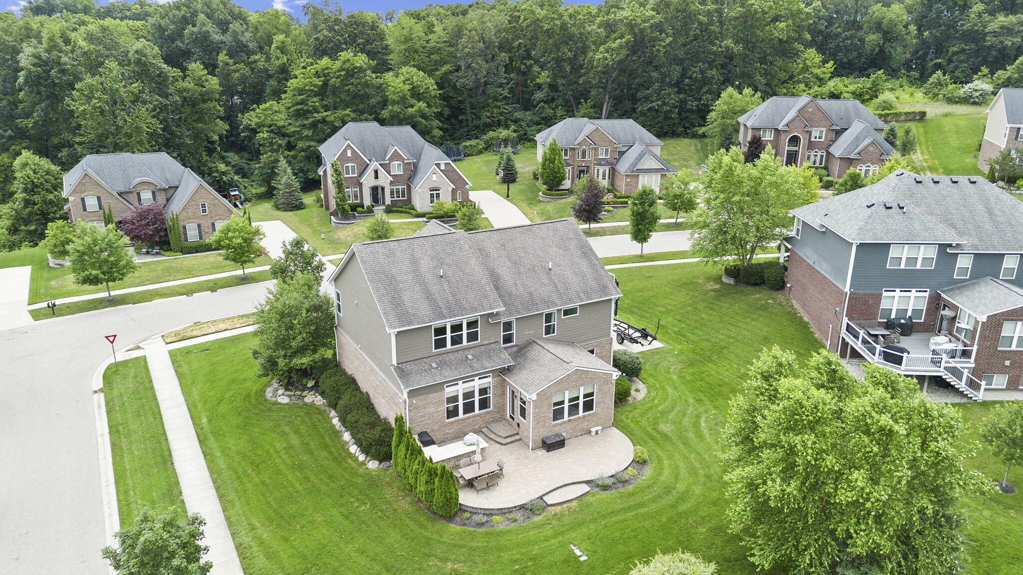 5887 Strawberry Circle