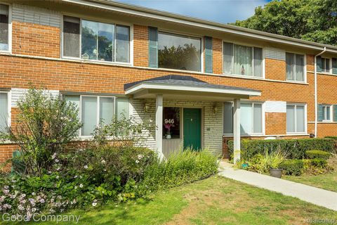 946 N Adams Road unit 1 Birmingham City MI 48009