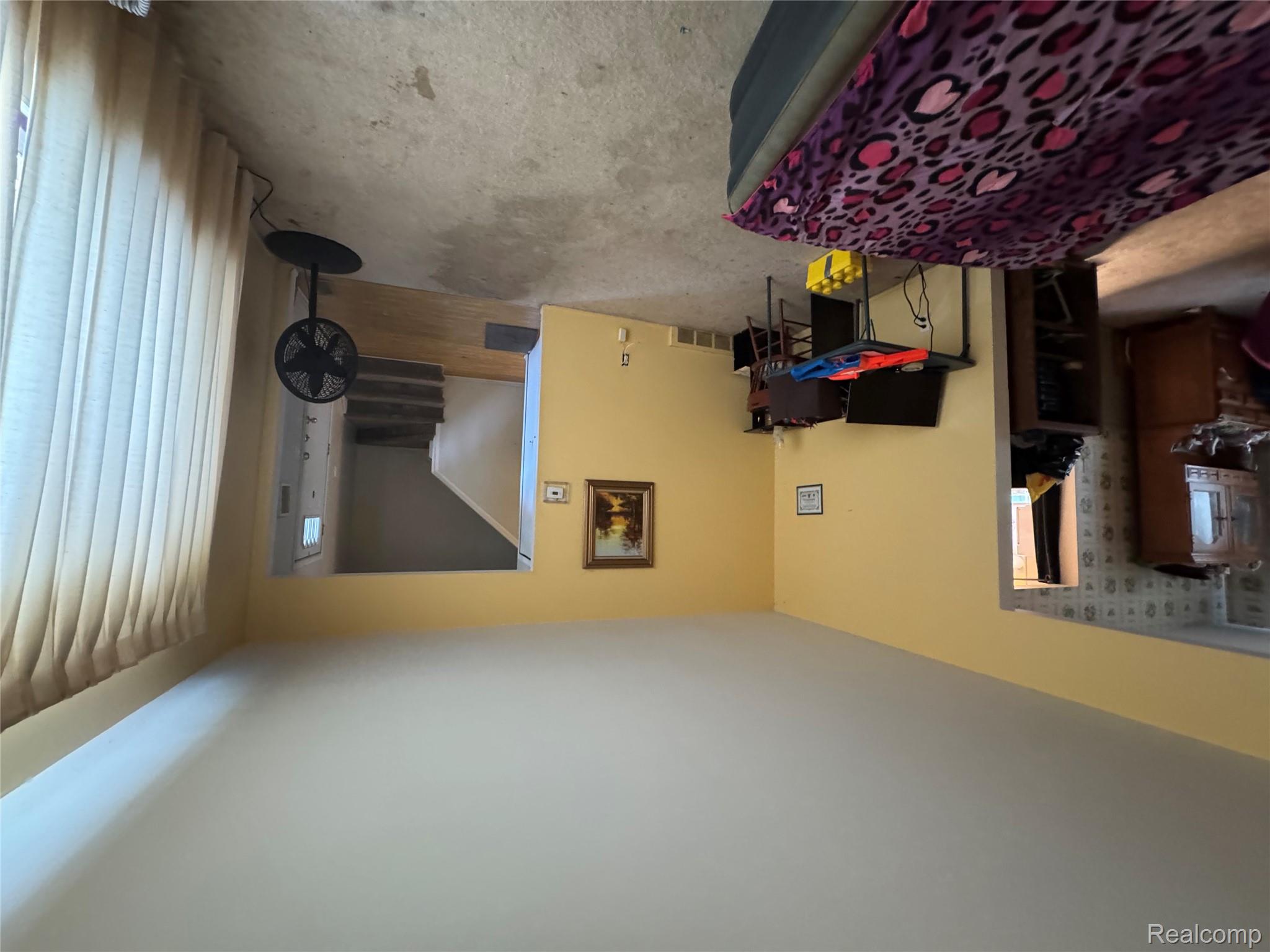 5011 Thorncroft Avenue