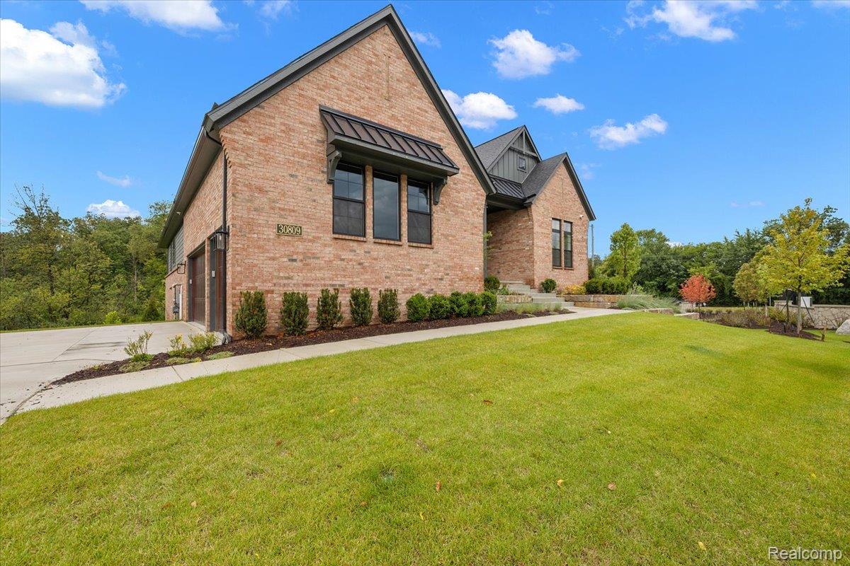 30809 E Franklin Hills Court E 8
