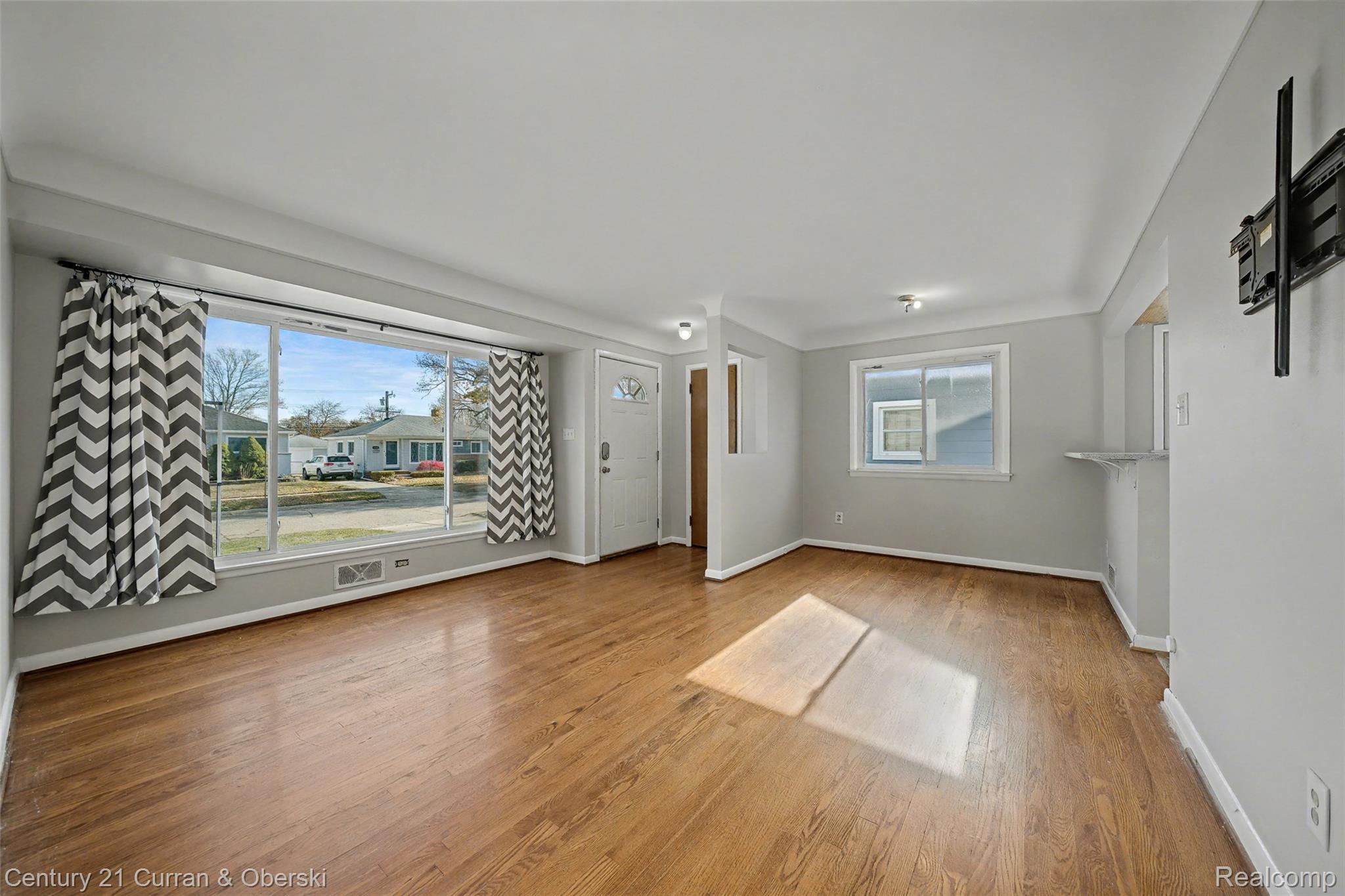 28425 Alger Boulevard