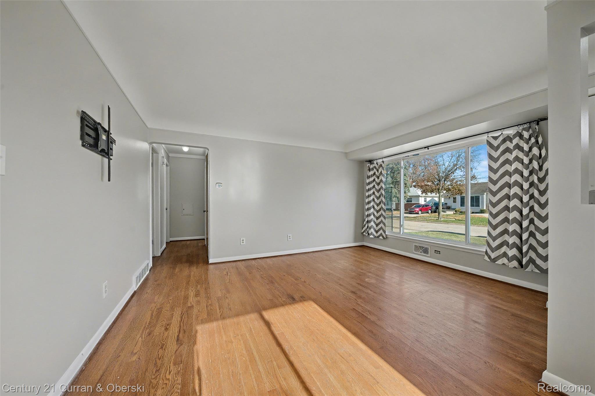 28425 Alger Boulevard