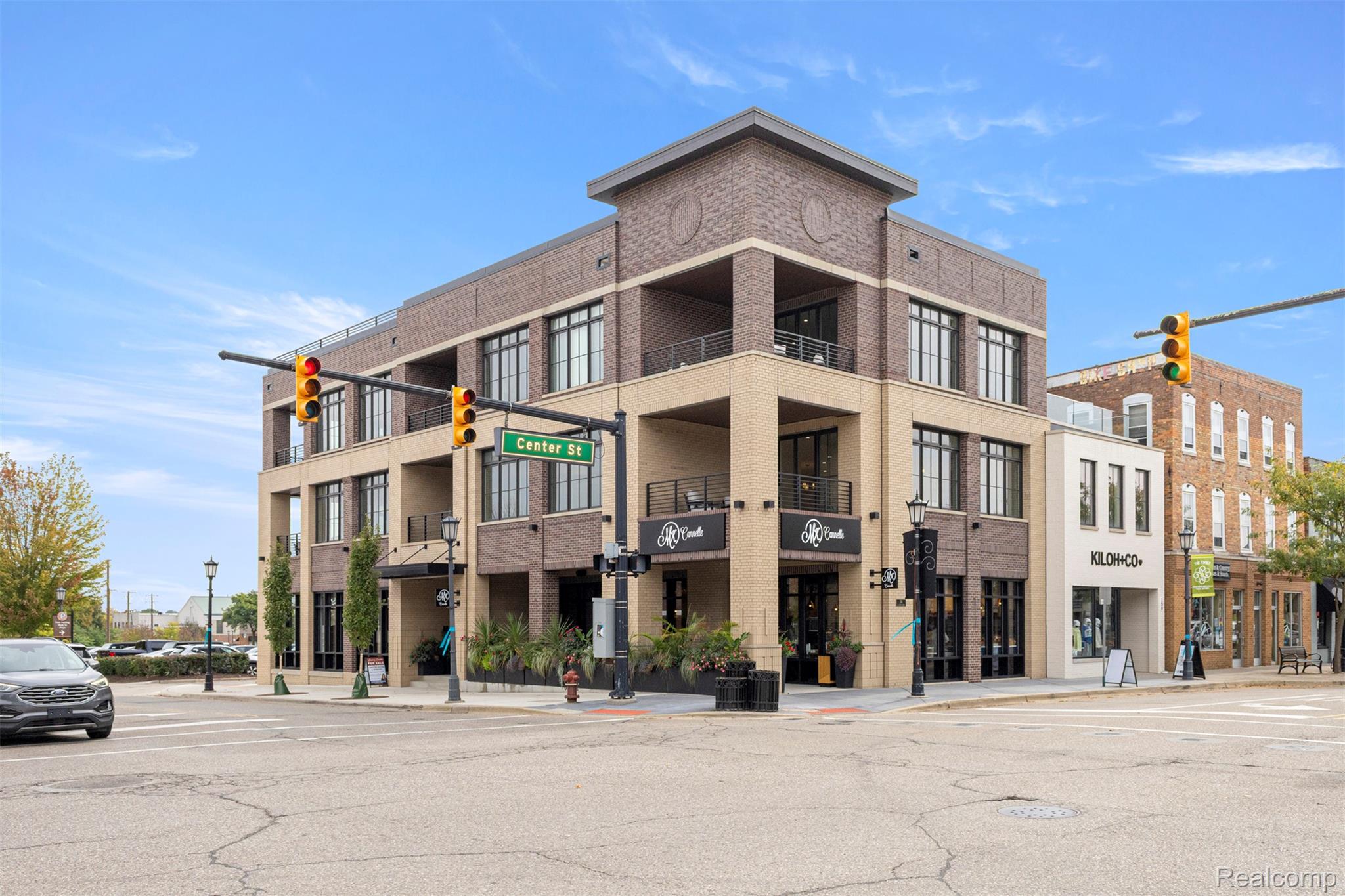 156 N Center Unit 203
