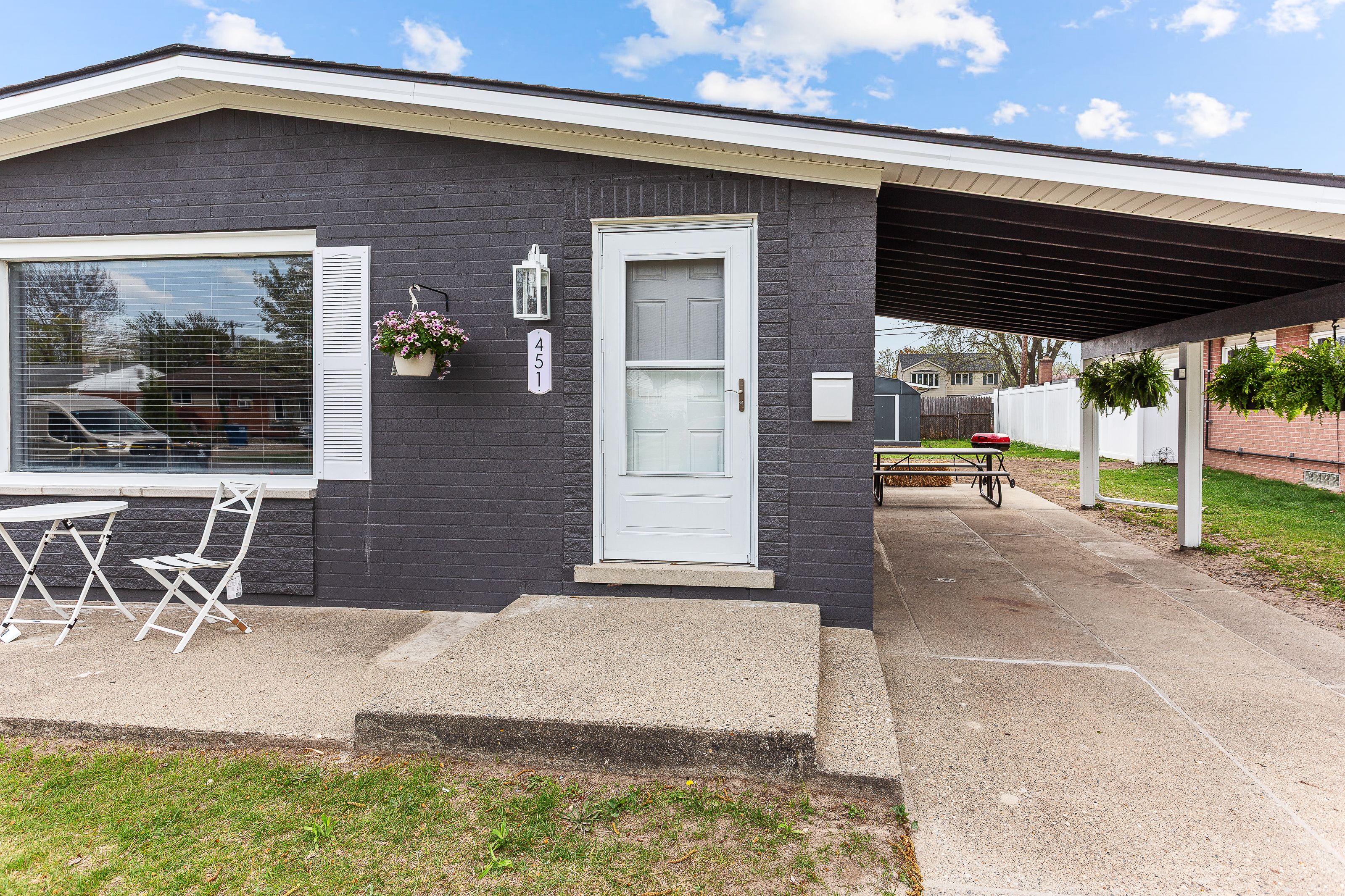 451 DARWIN Street