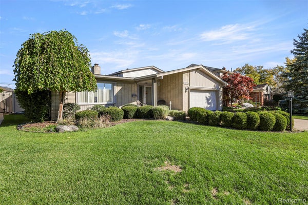 26234 TENNANT ST, DEARBORN HEIGHTS, MI 48127 - Image 8beedfc0f0d00bbc8cb5d4875de70e70/284180901