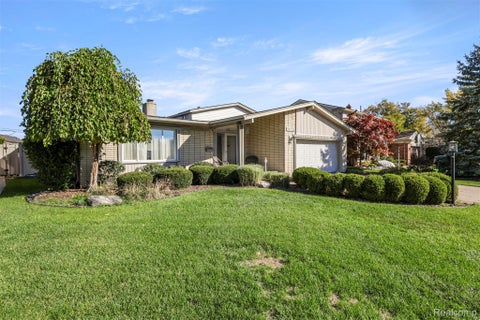 Photo of 26234 Tennant Street, Dearborn Heights City, MI 48127 (MLS # 20261085308)