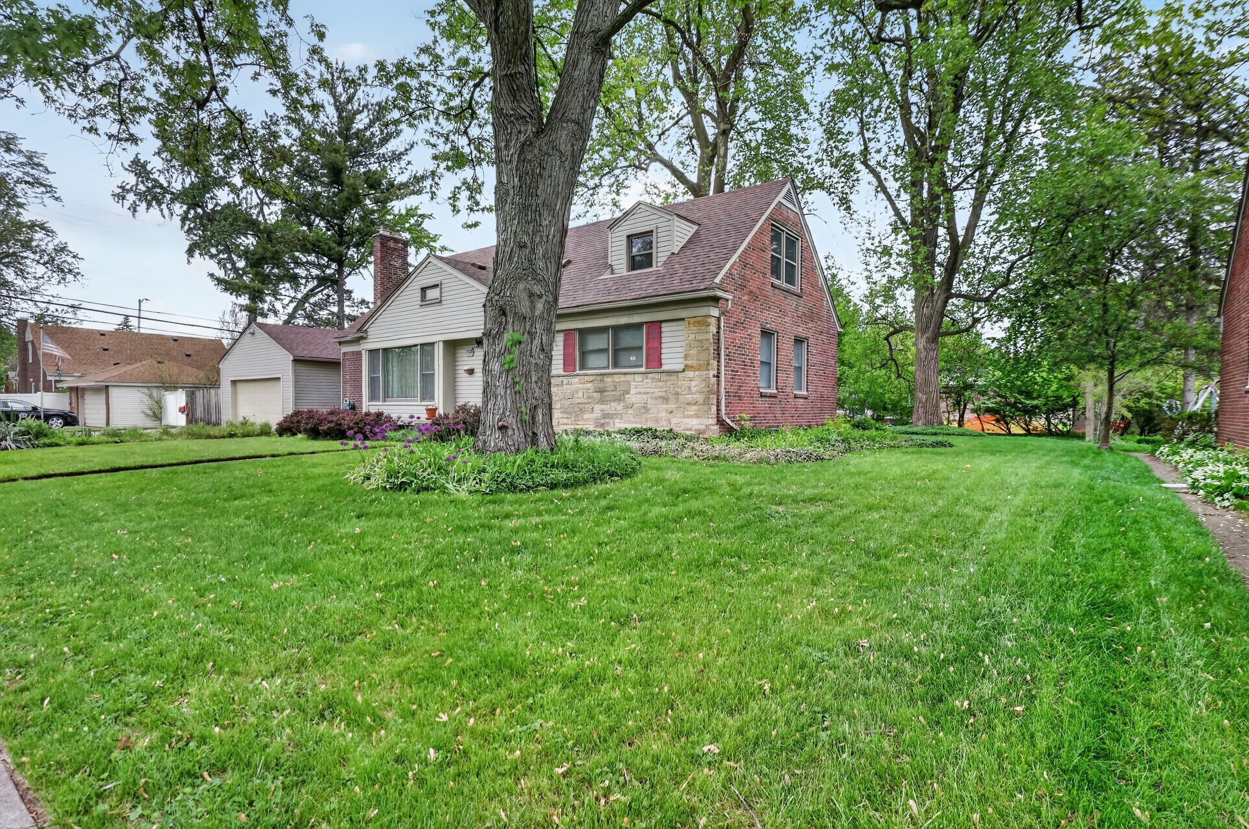 15128 Lexington