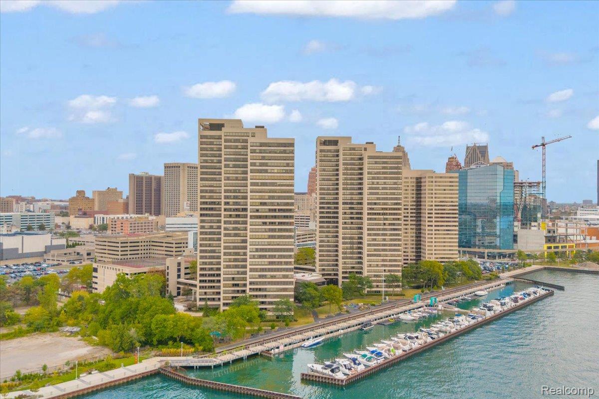 Detroit City, Michigan 48226, United States, 2 Bedrooms Bedrooms, ,2 BathroomsBathrooms,Residential,Active,208928