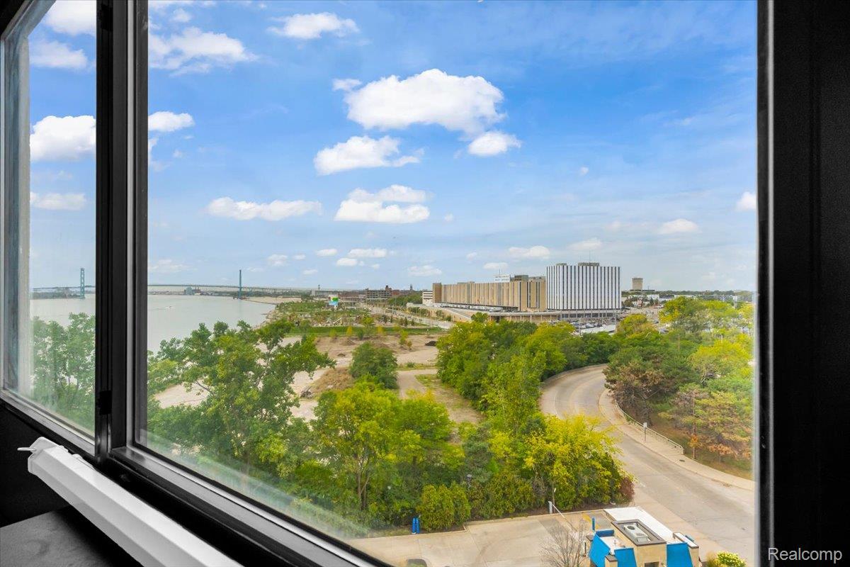 Detroit City, Michigan 48226, United States, 2 Bedrooms Bedrooms, ,2 BathroomsBathrooms,Residential,Active,208928