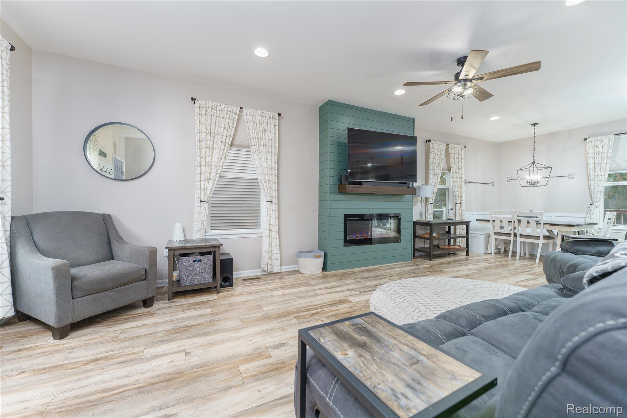 132 Crystal Wood Circle