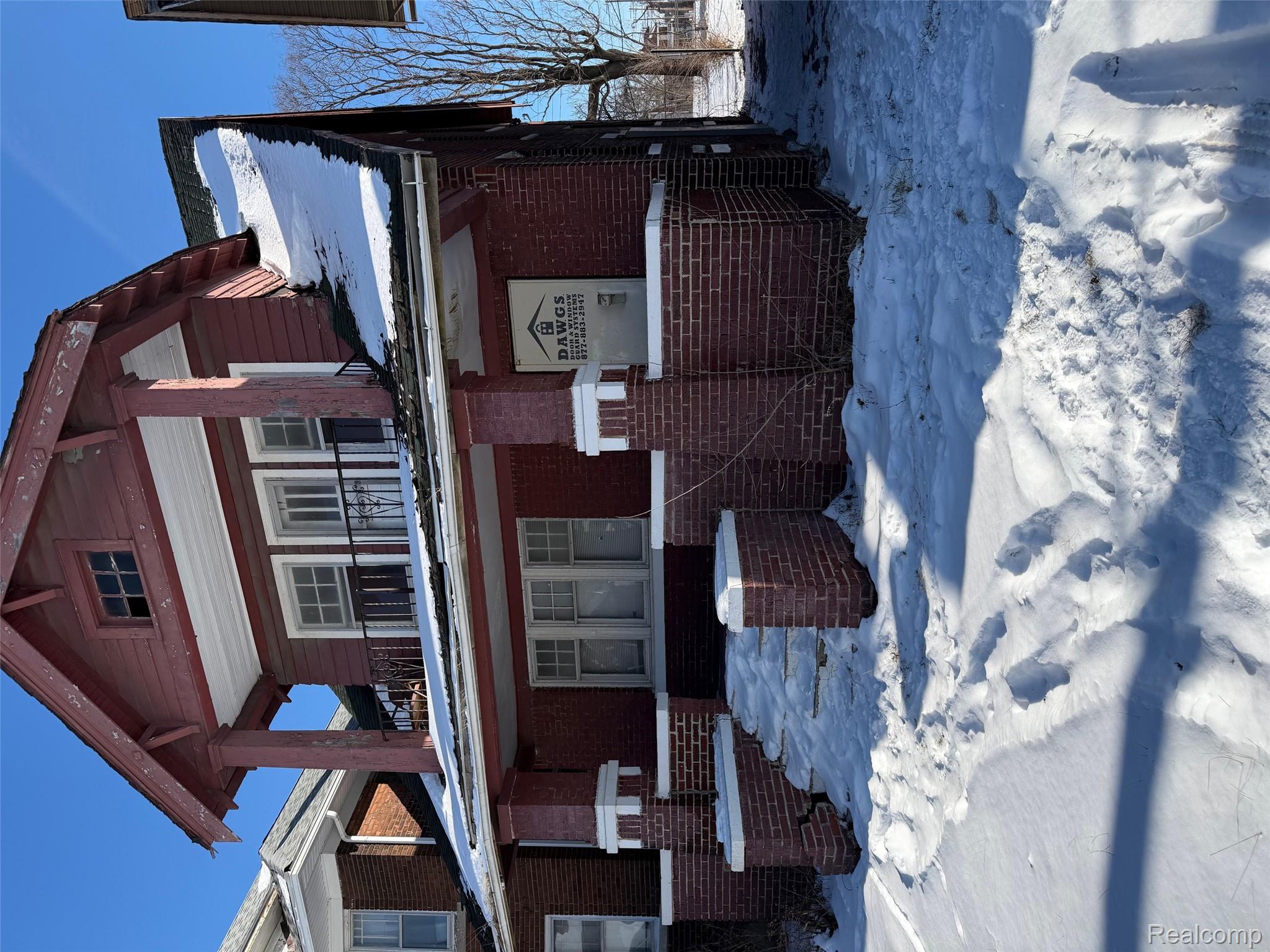 8936 N Martindale Street