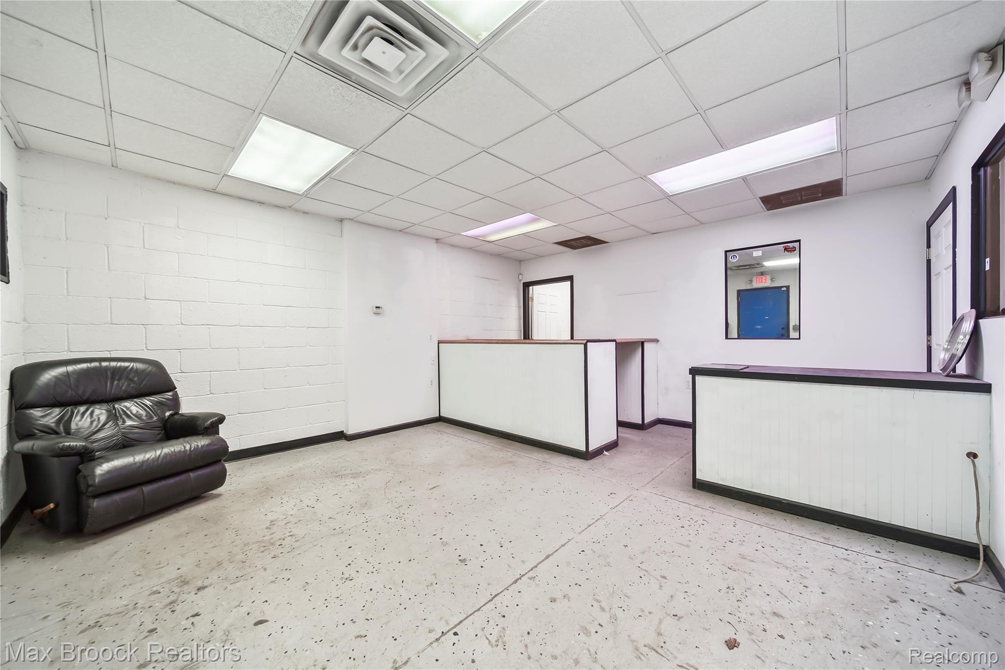 105 S Ortonville Road