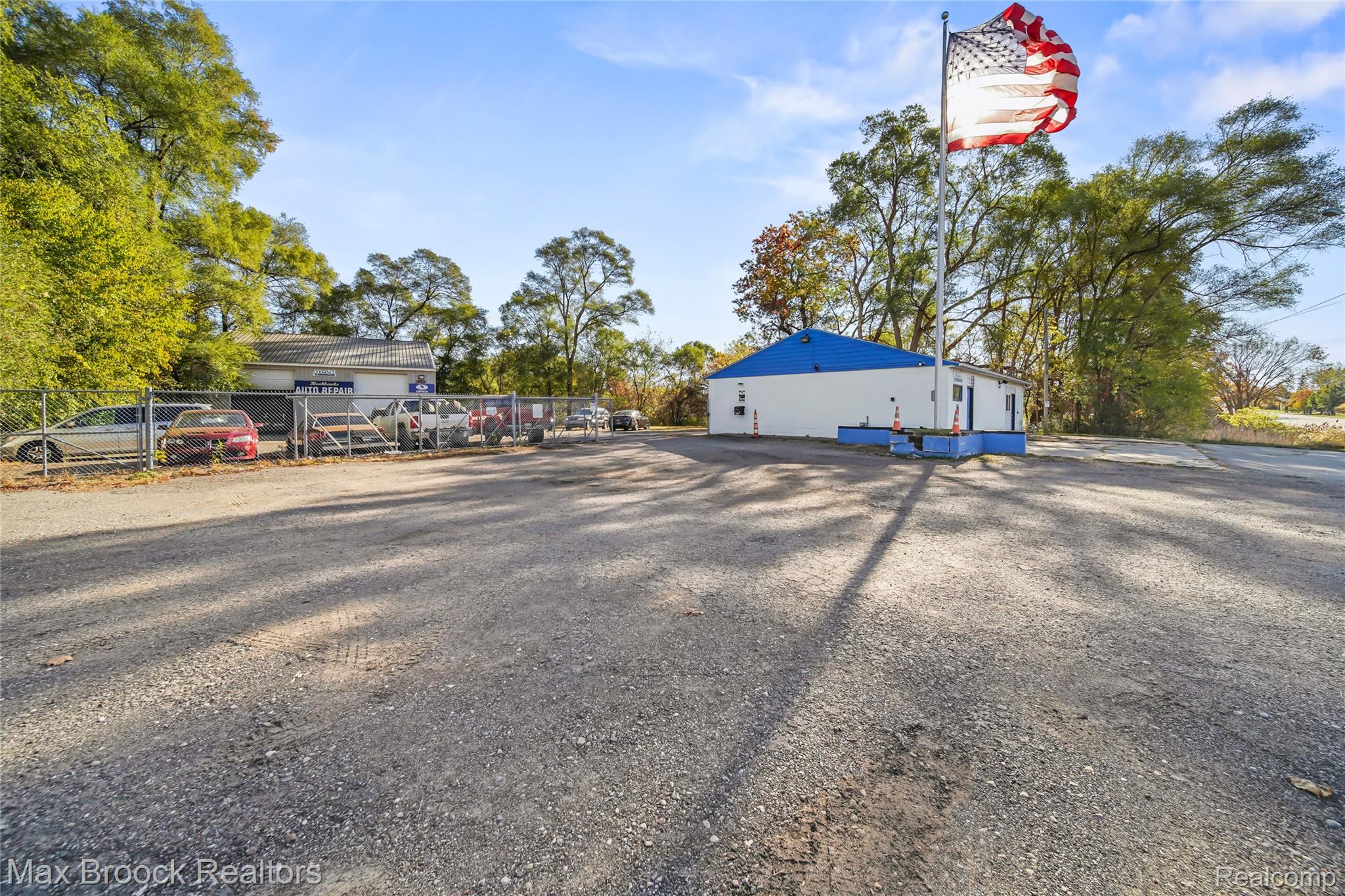 105 S Ortonville Road