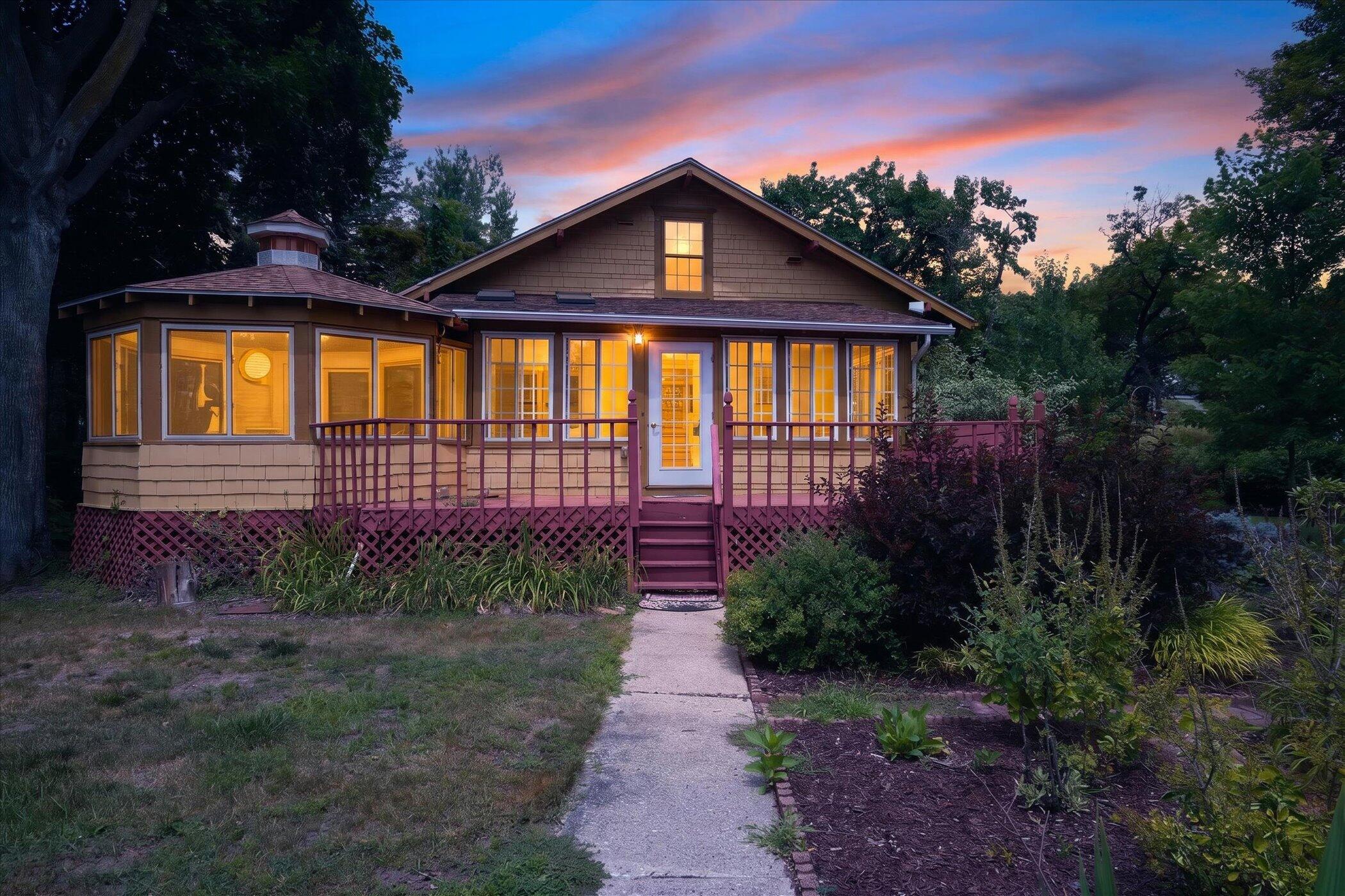 1318 E Michigan Avenue