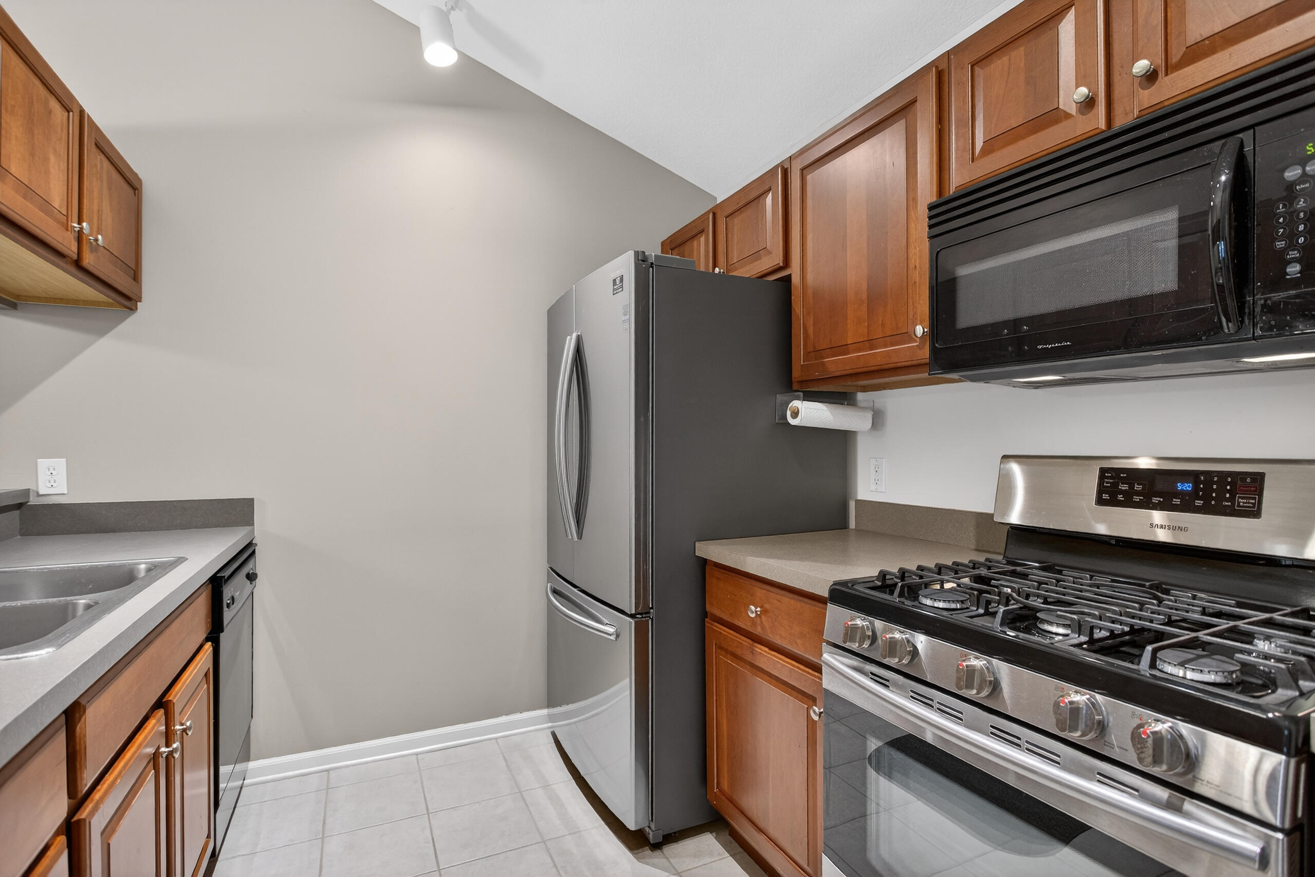 758 W Barrington Circle