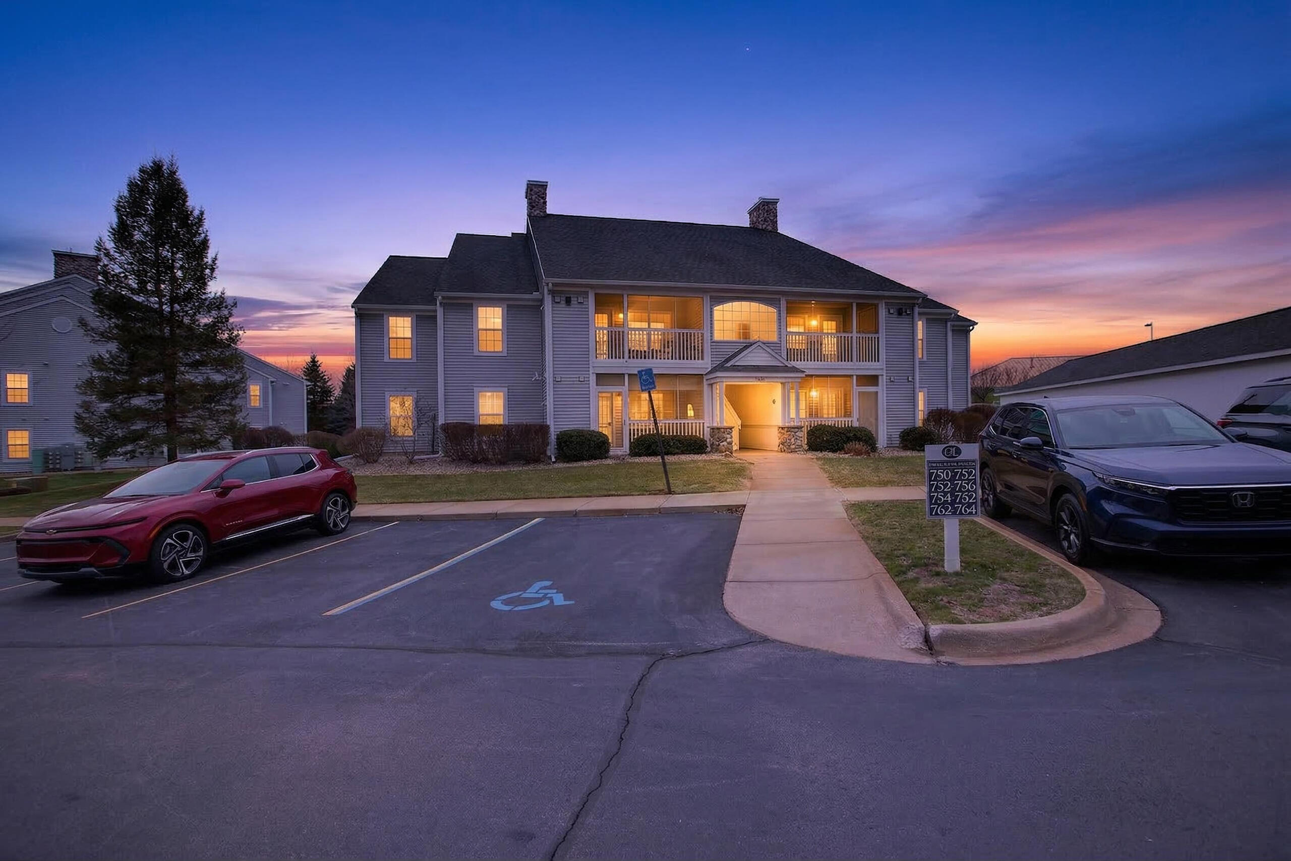 758 W Barrington Circle