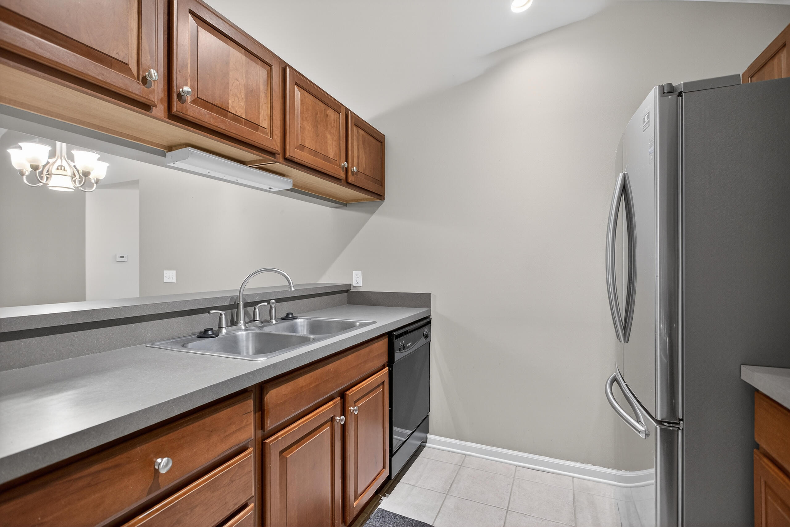 758 W Barrington Circle