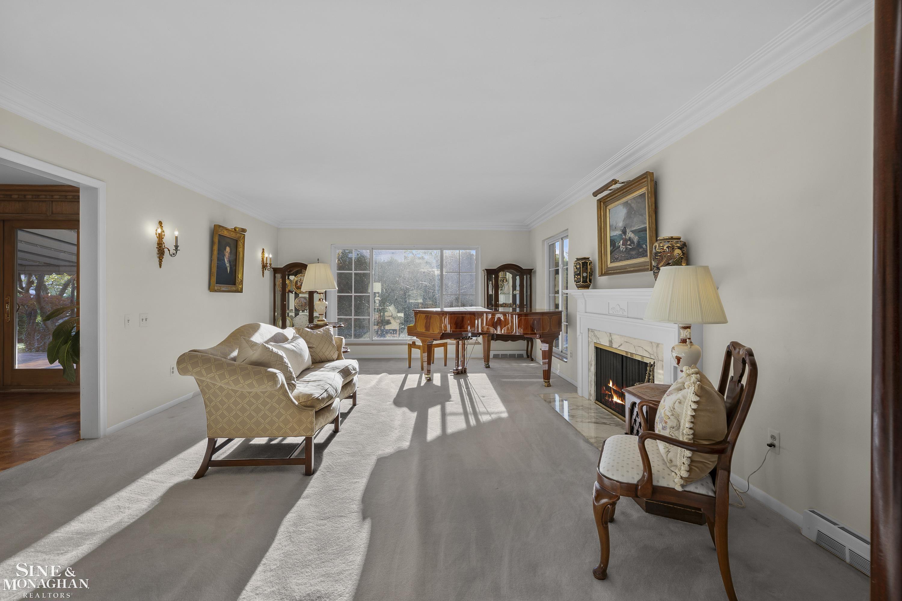 286 Grosse Pointe Boulevard