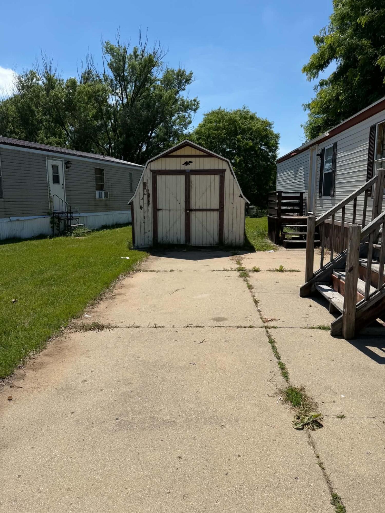 866 Riverbend Lane